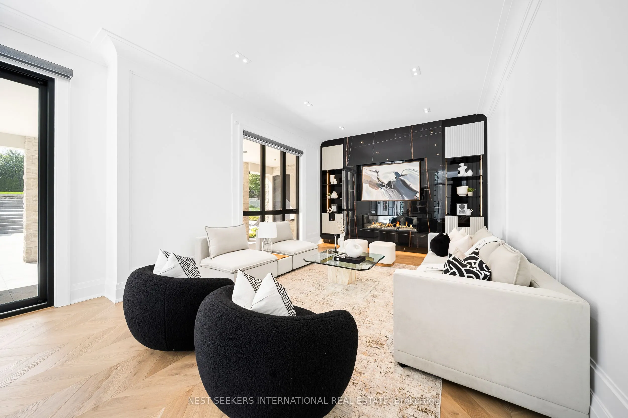 36 Waymar Heights Boulevard