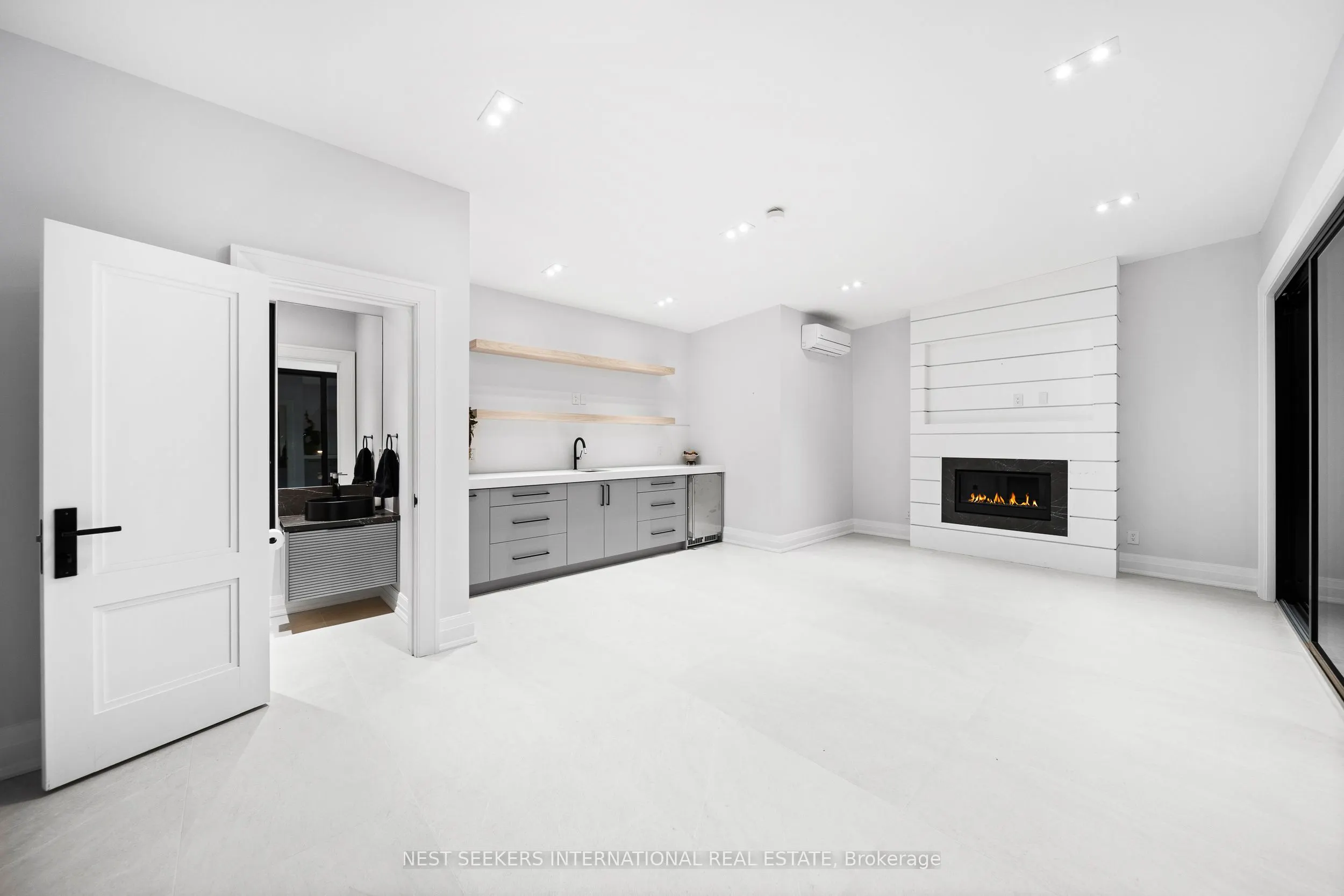 36 Waymar Heights Boulevard