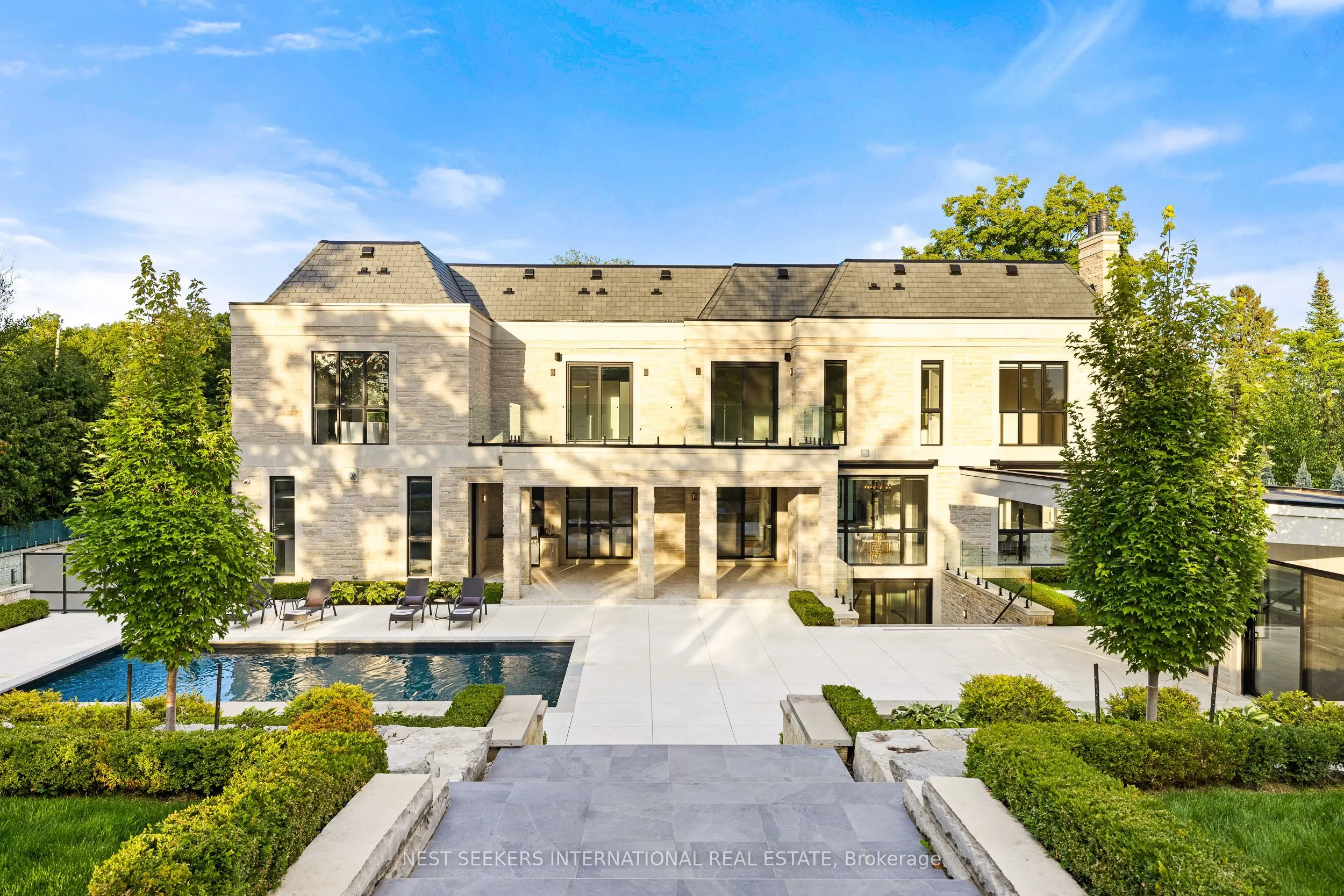 36 Waymar Heights Boulevard