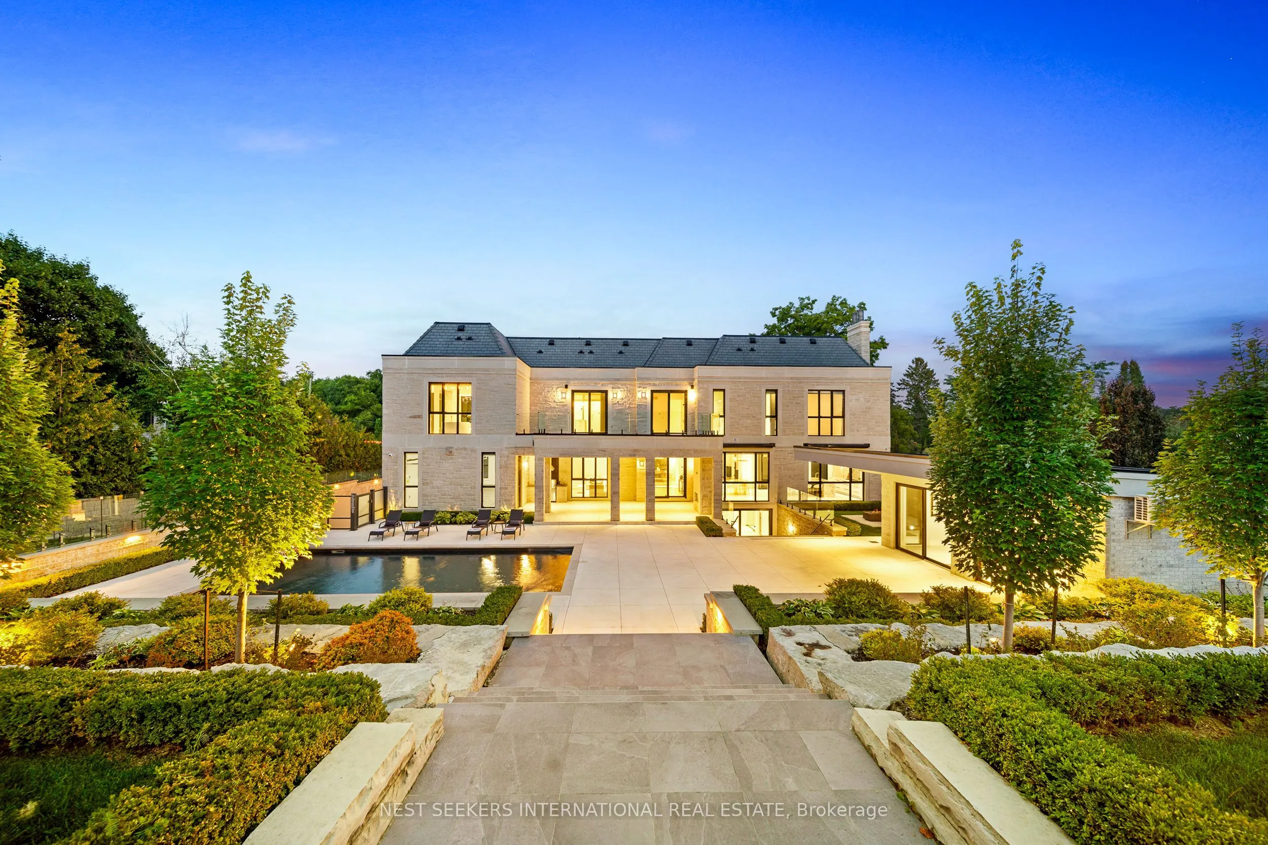 36 Waymar Heights Boulevard