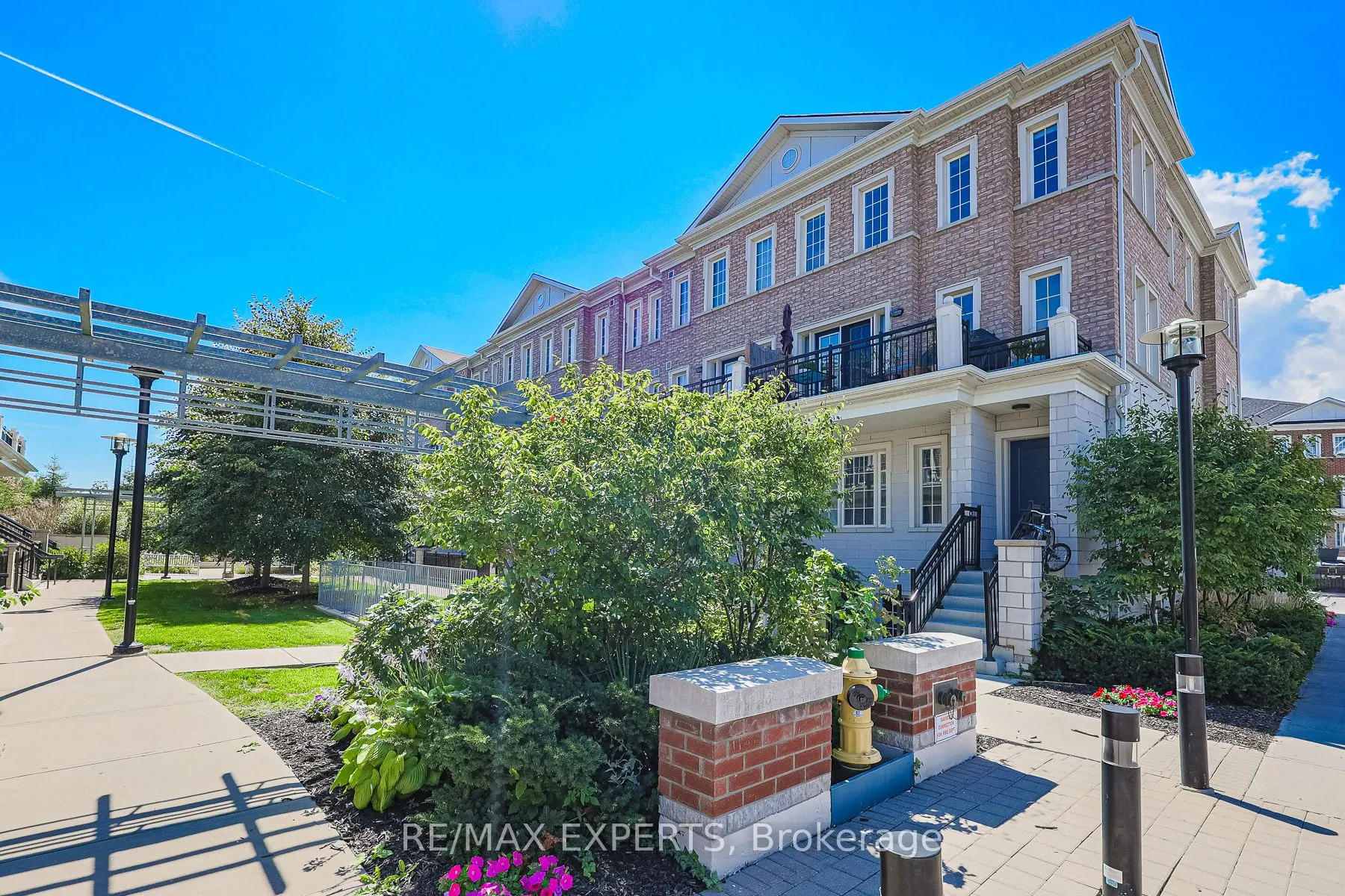 26 Bruce Street W, #B11