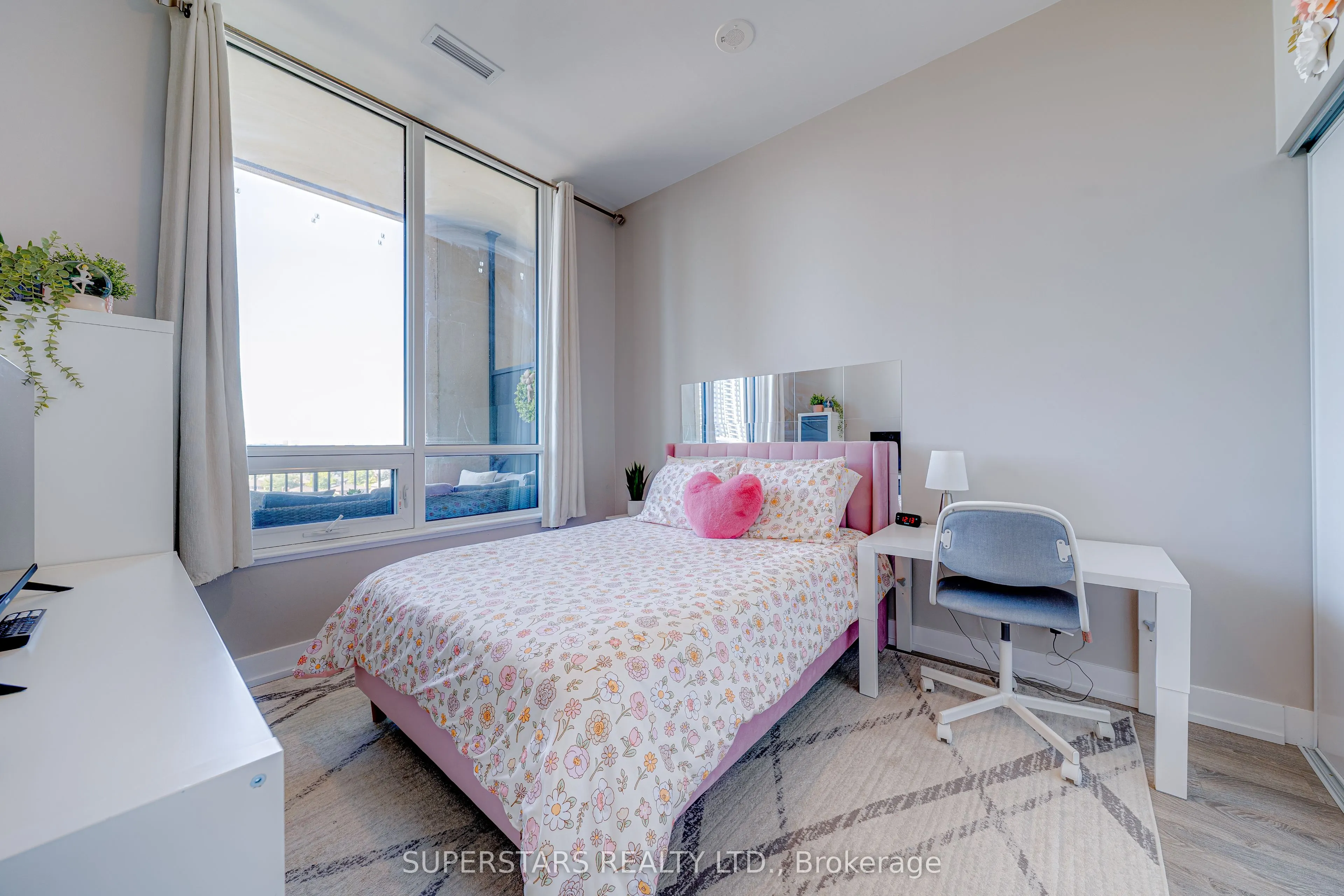 268 Buchanan Drive, #916W