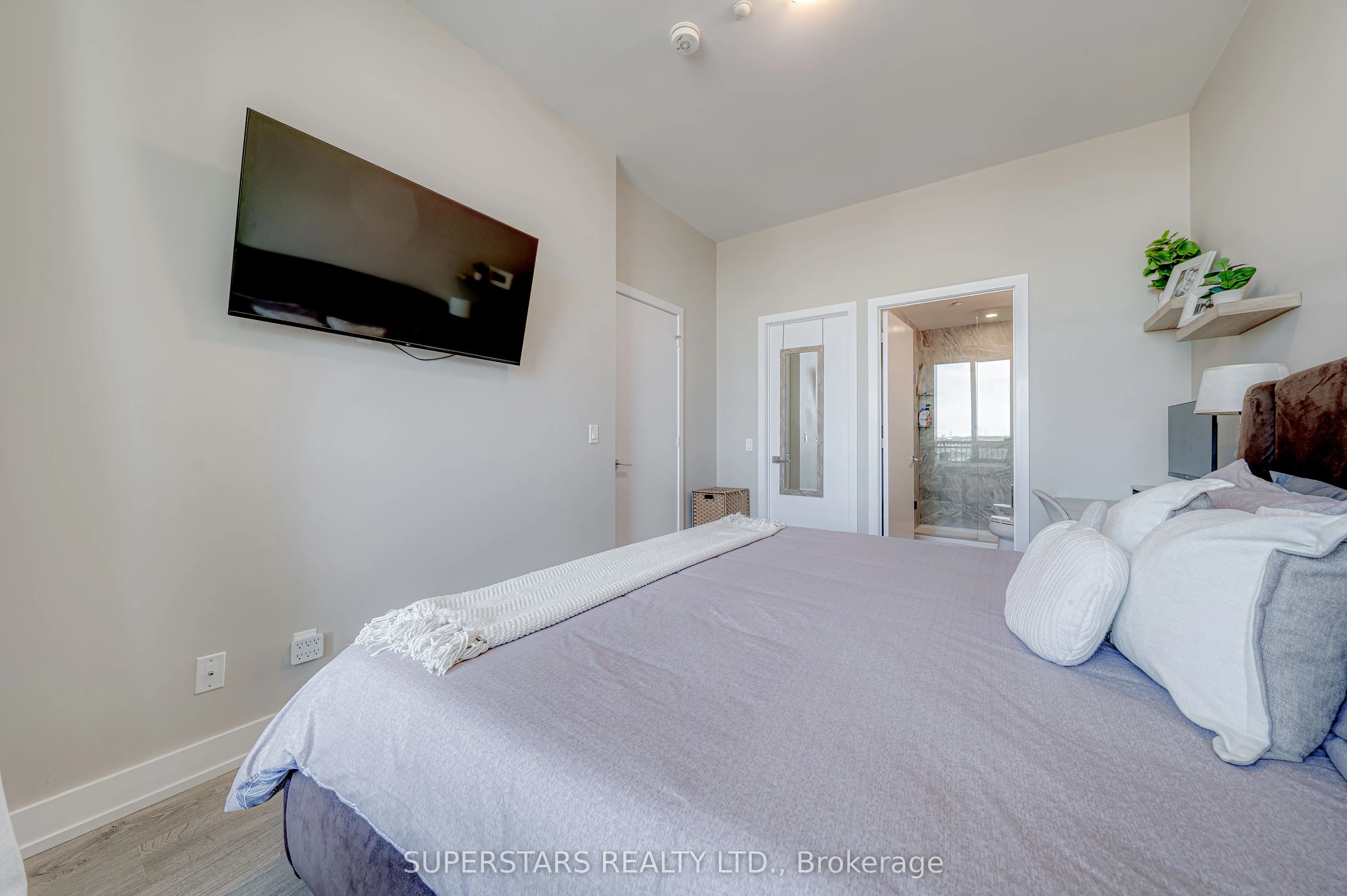 268 Buchanan Drive, #916W