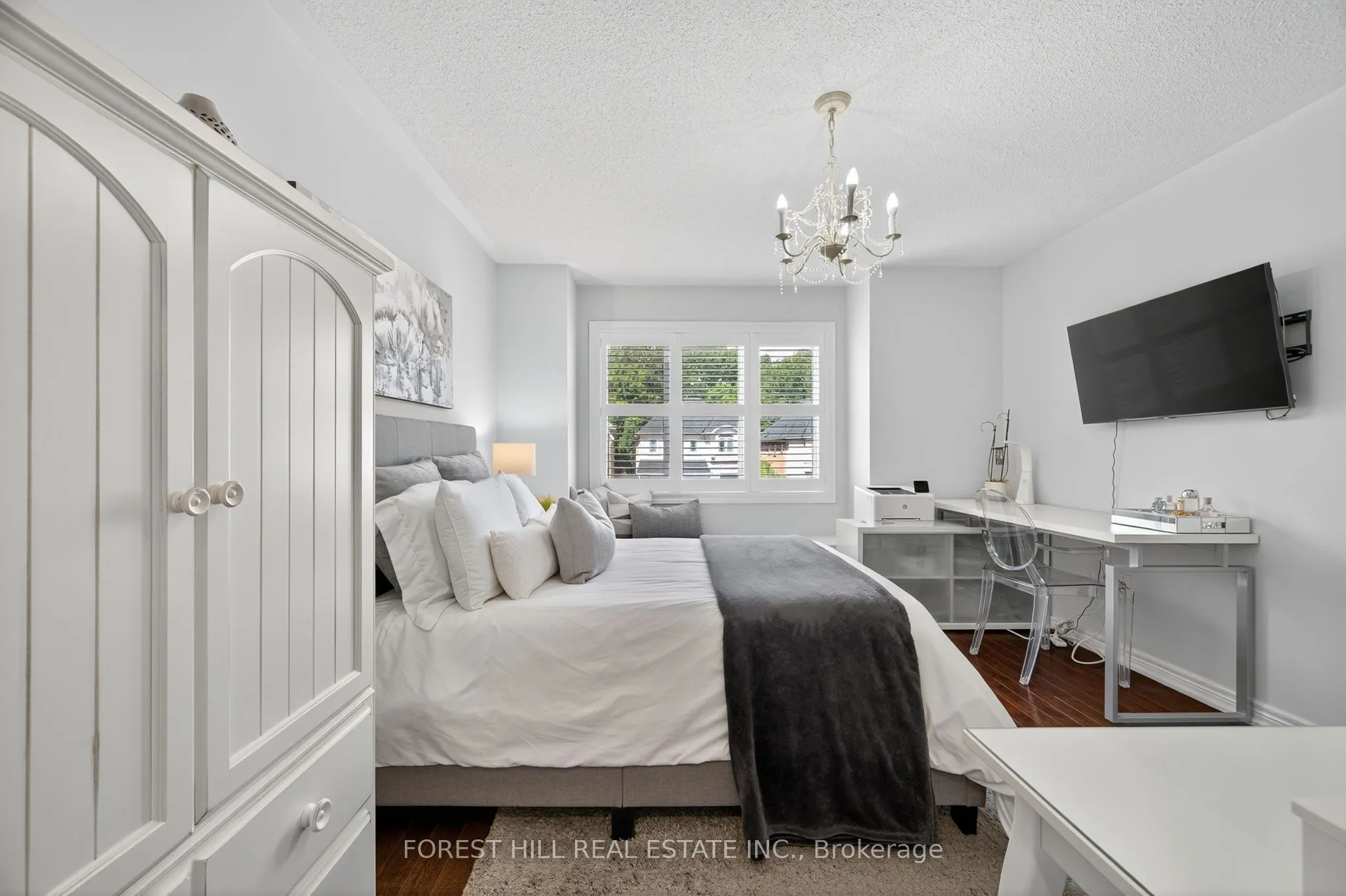 271 Autumn Hill Boulevard