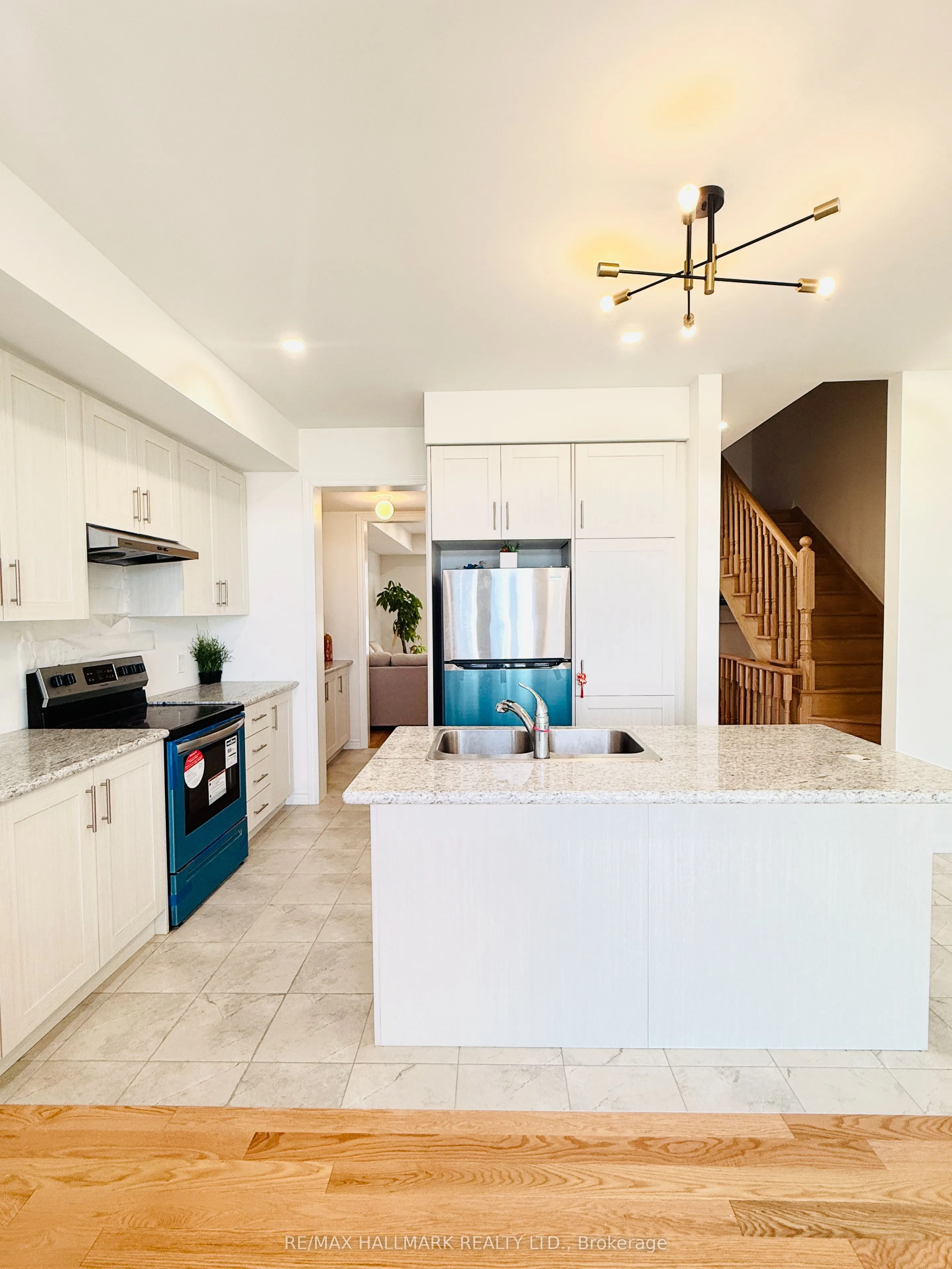 63 Puisaya Drive S