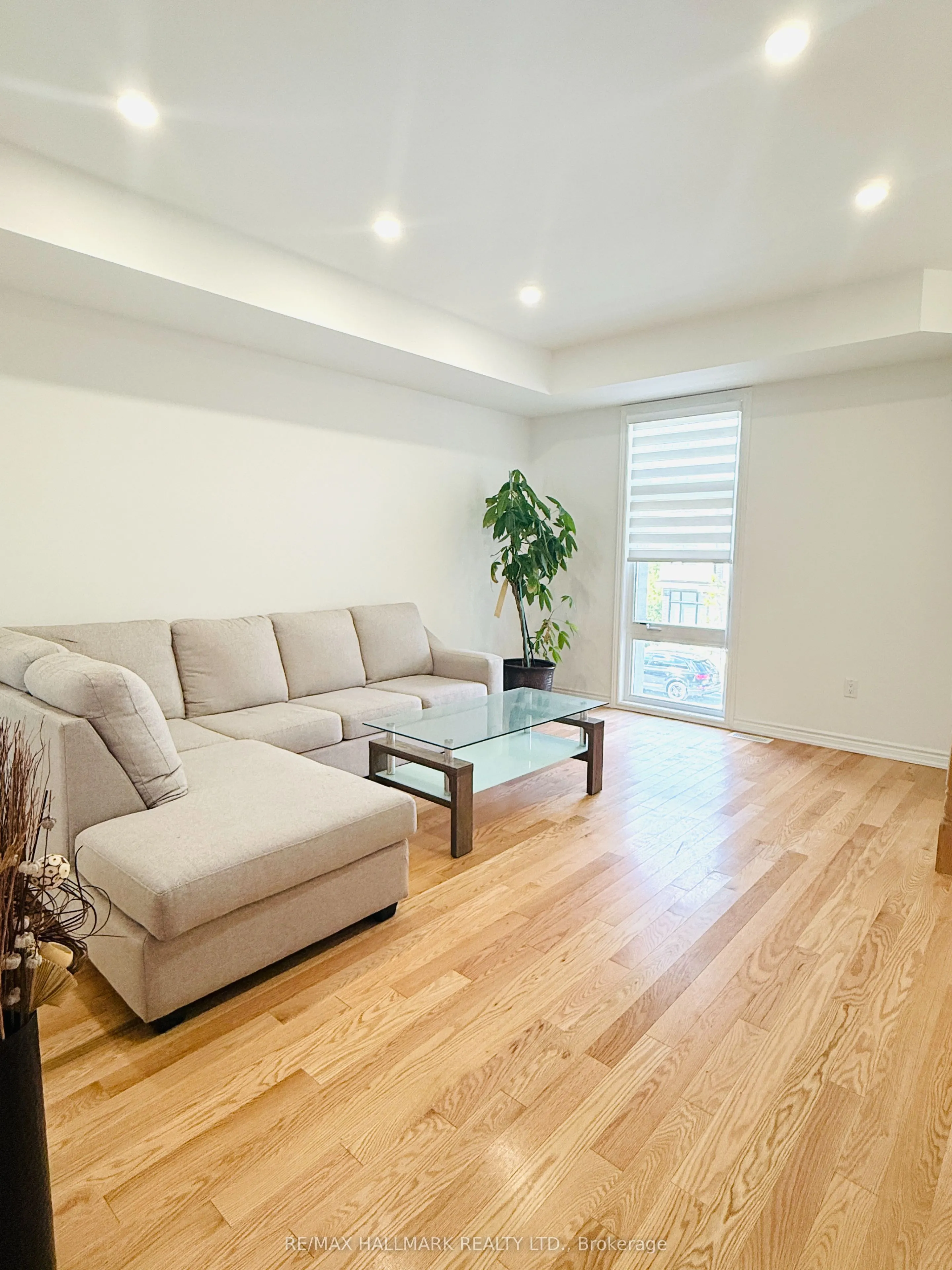 63 Puisaya Drive S