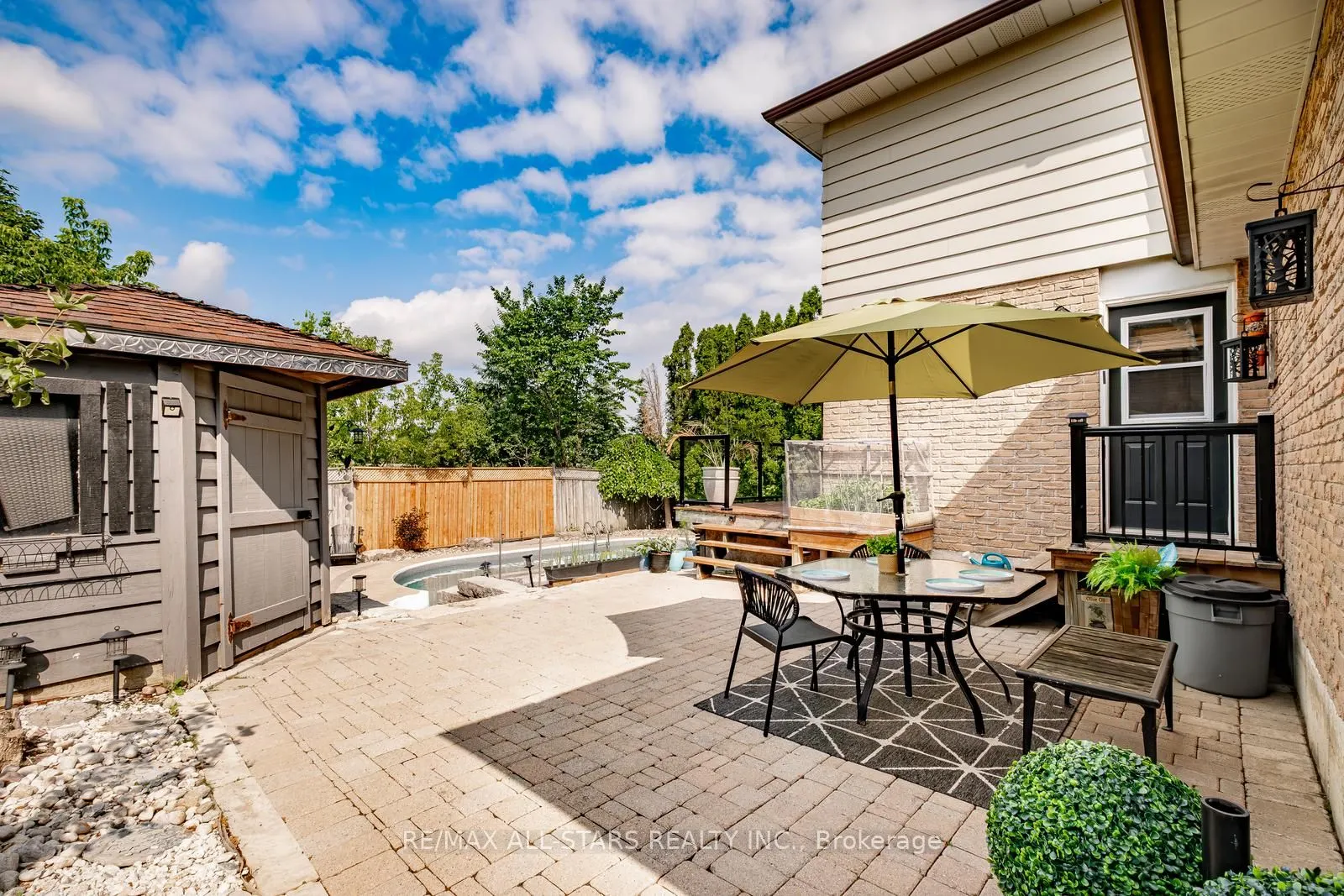 84 Thicketwood Boulevard