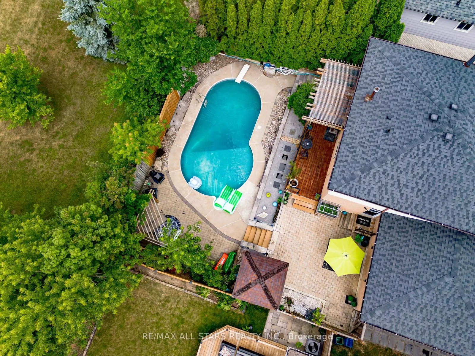 84 Thicketwood Boulevard