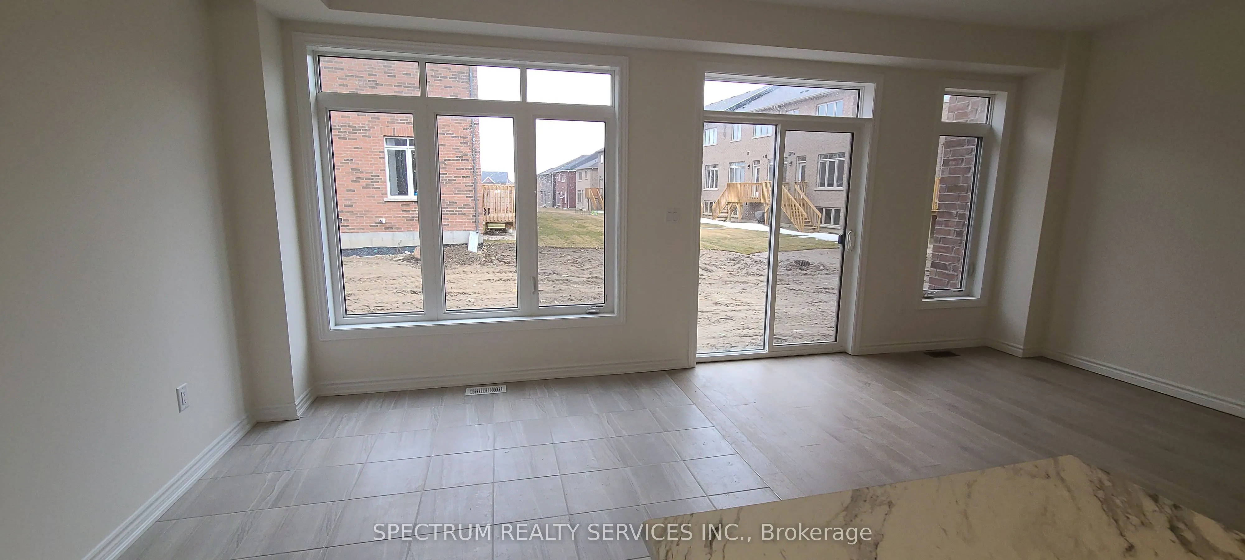 2233 Grainger Loop