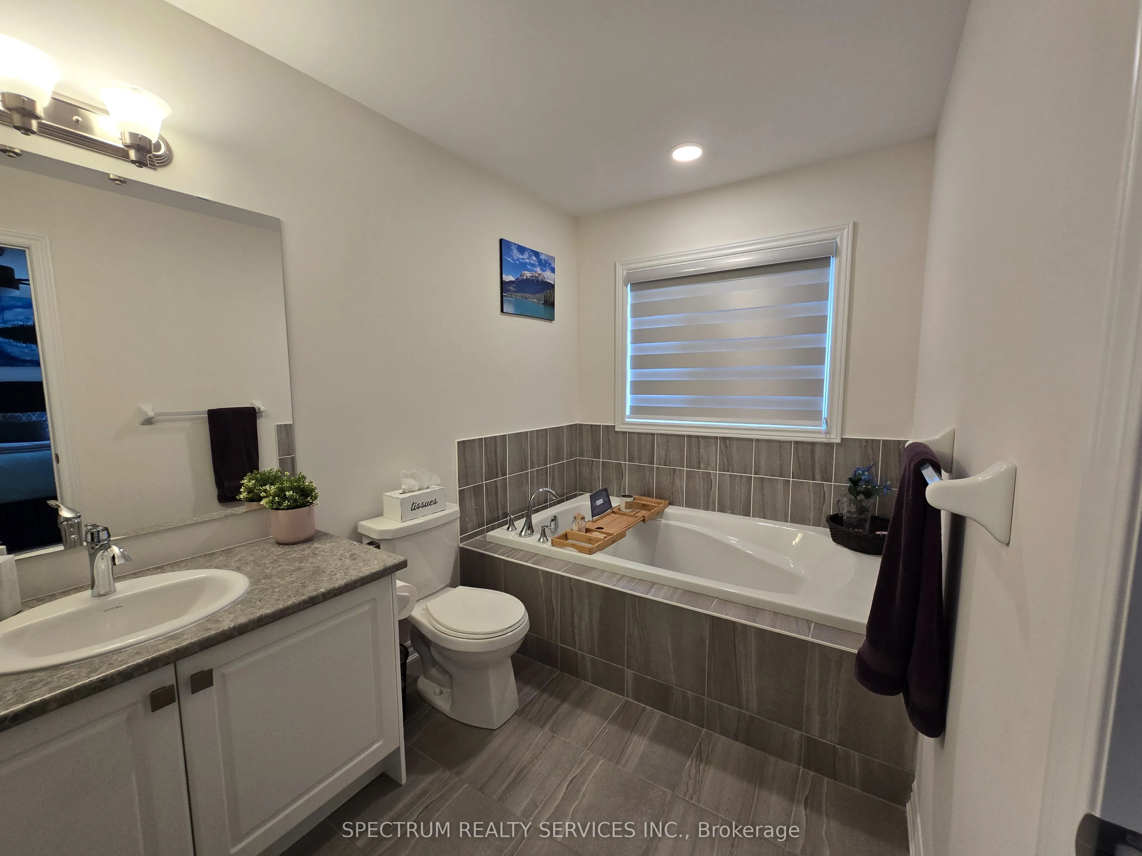 2233 Grainger Loop