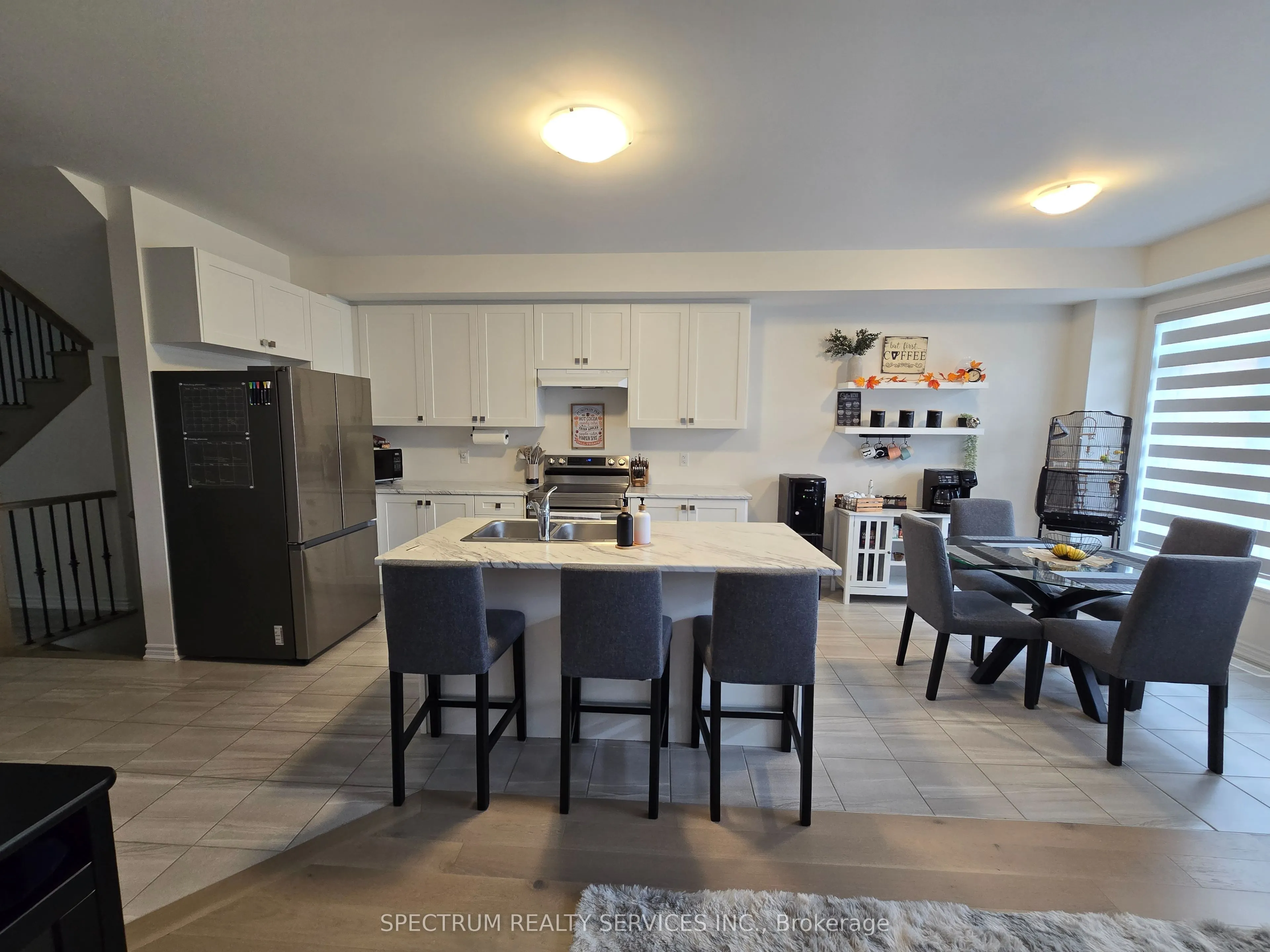 2233 Grainger Loop