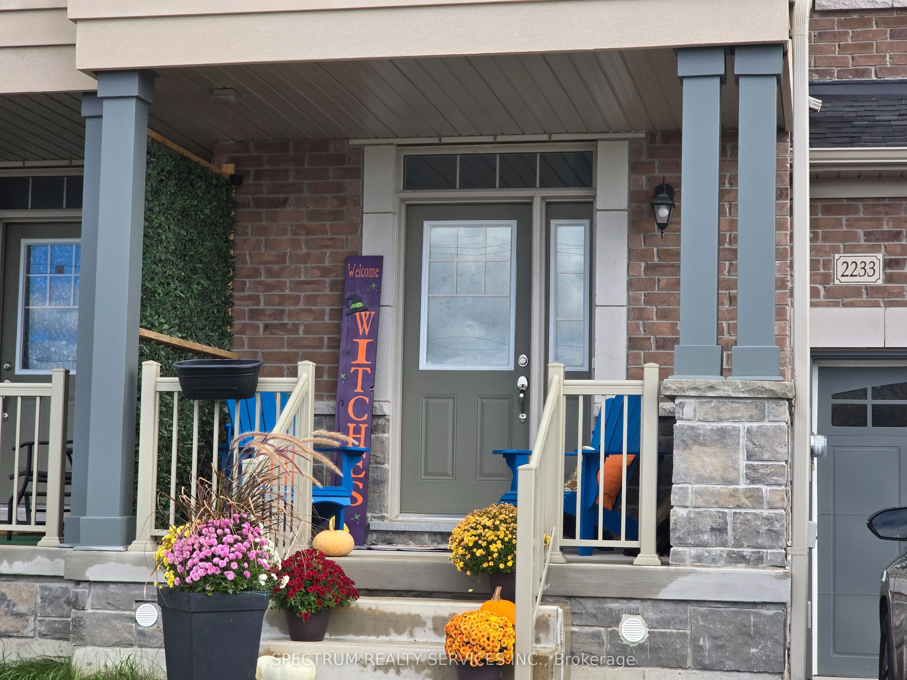 2233 Grainger Loop