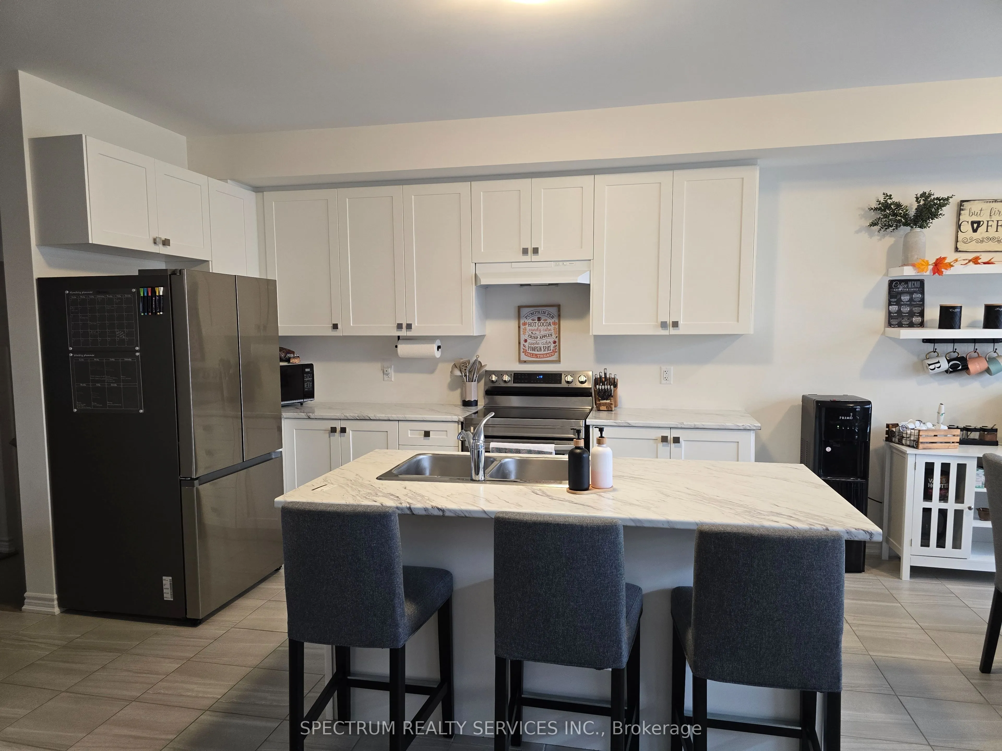 2233 Grainger Loop