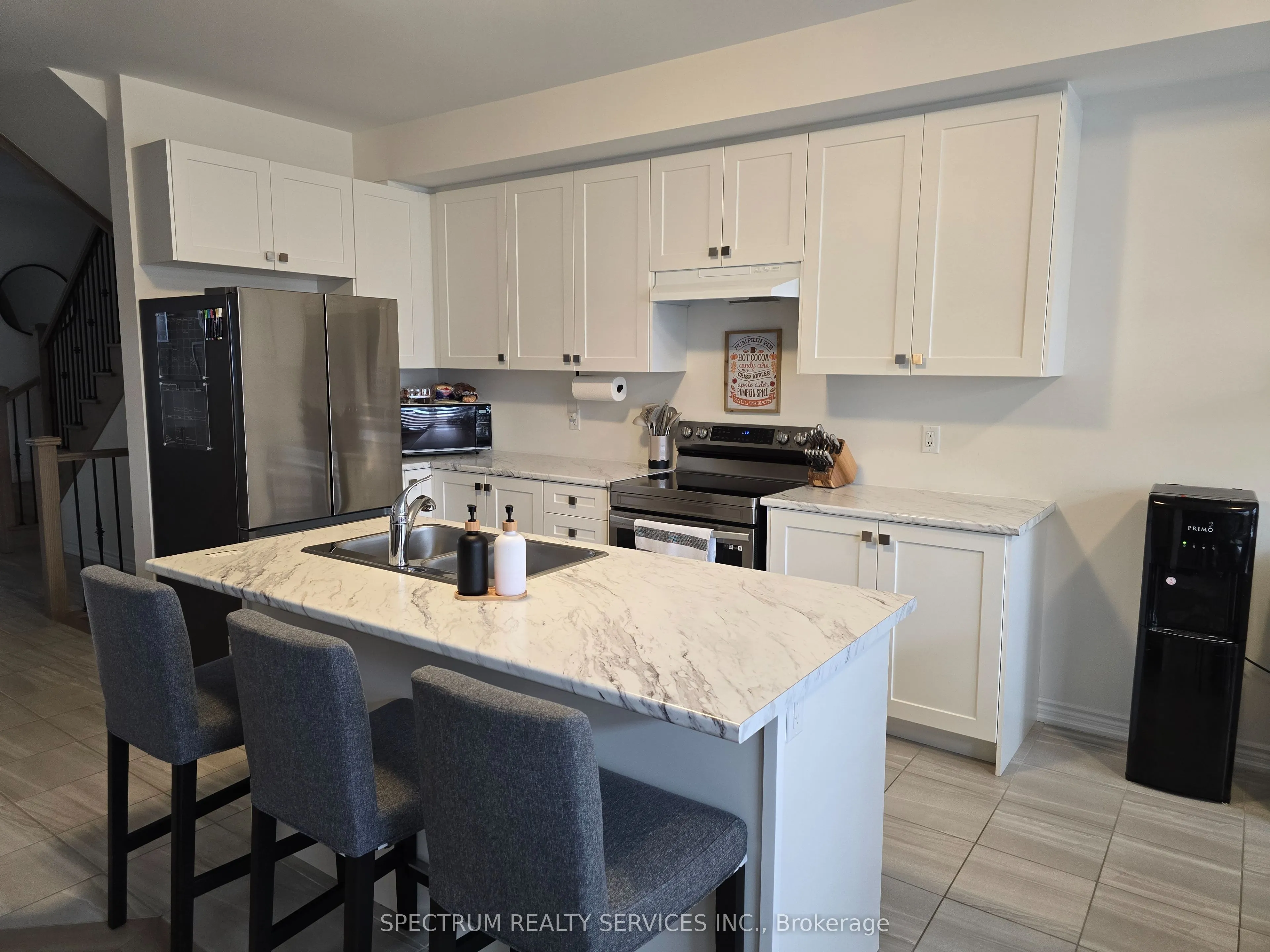 2233 Grainger Loop