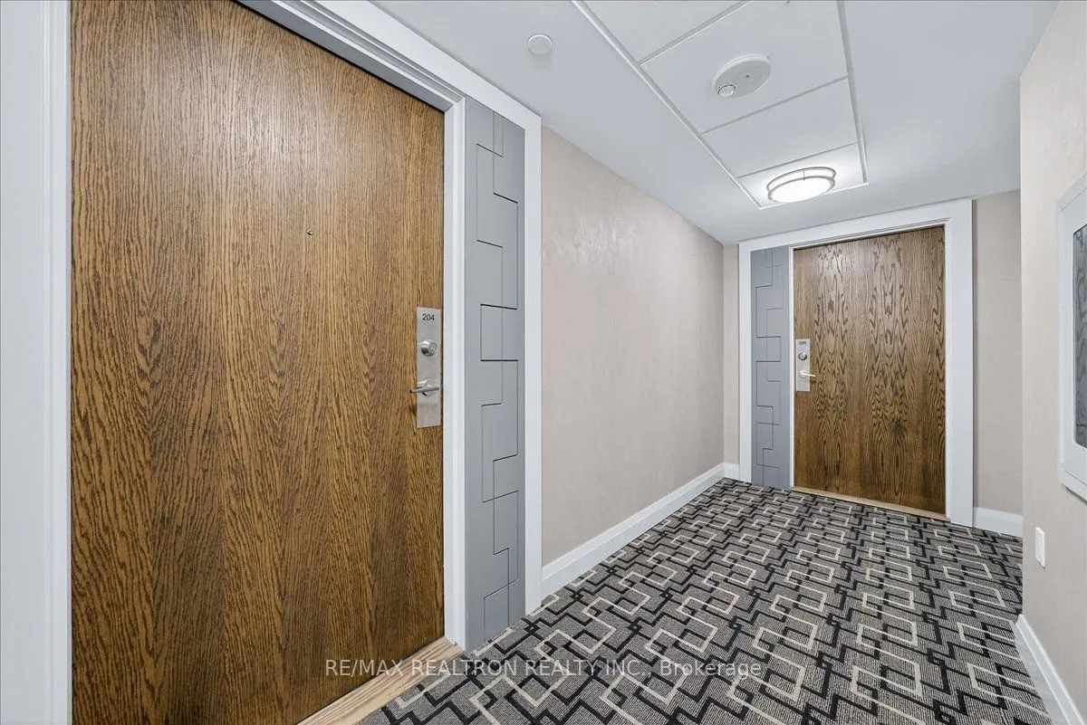 99 Eagle Rock Way, #204