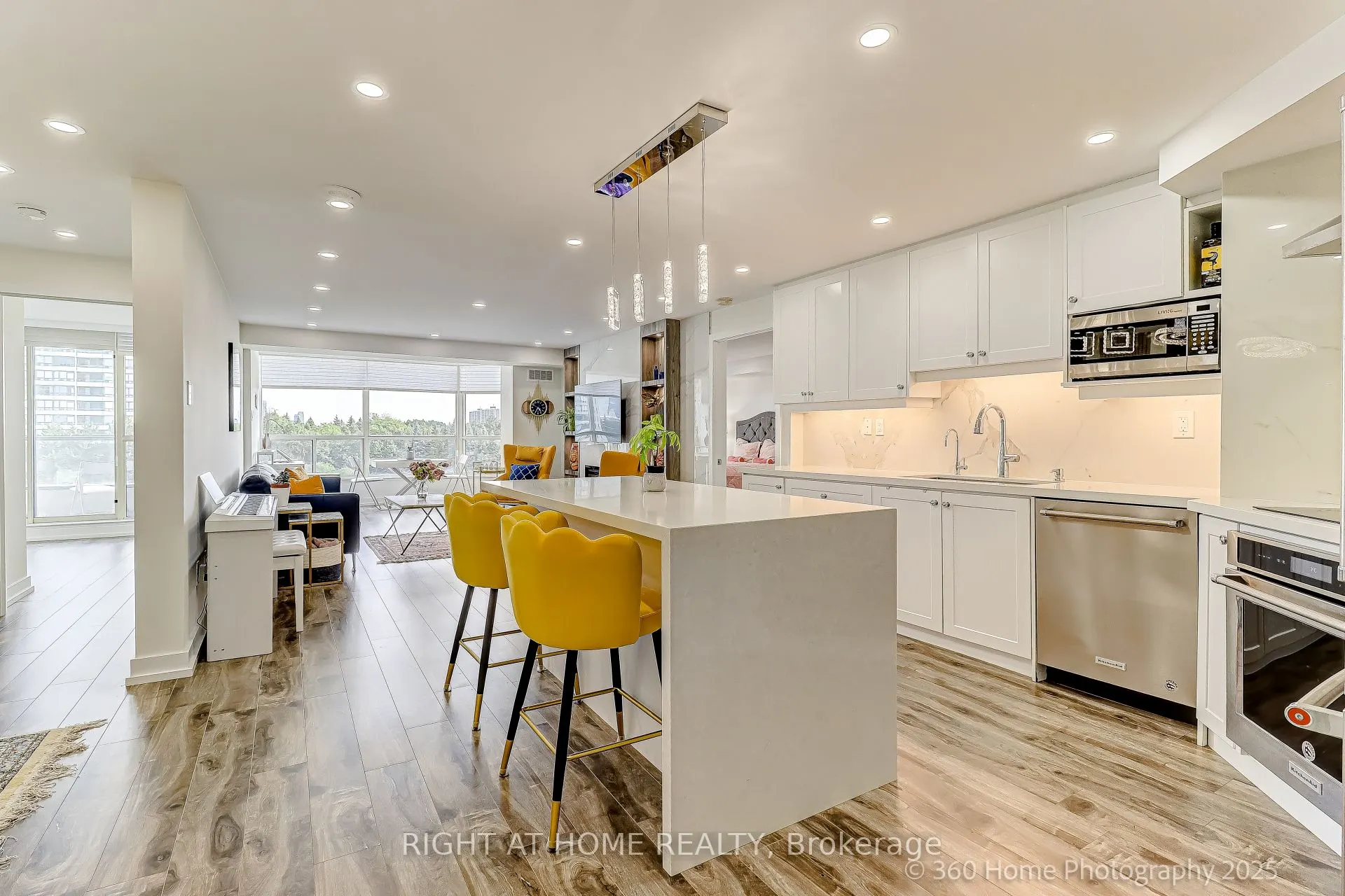 1 Clark Avenue W, #912
