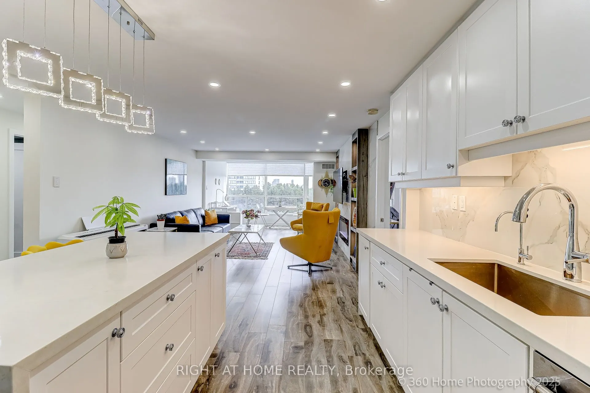1 Clark Avenue W, #912
