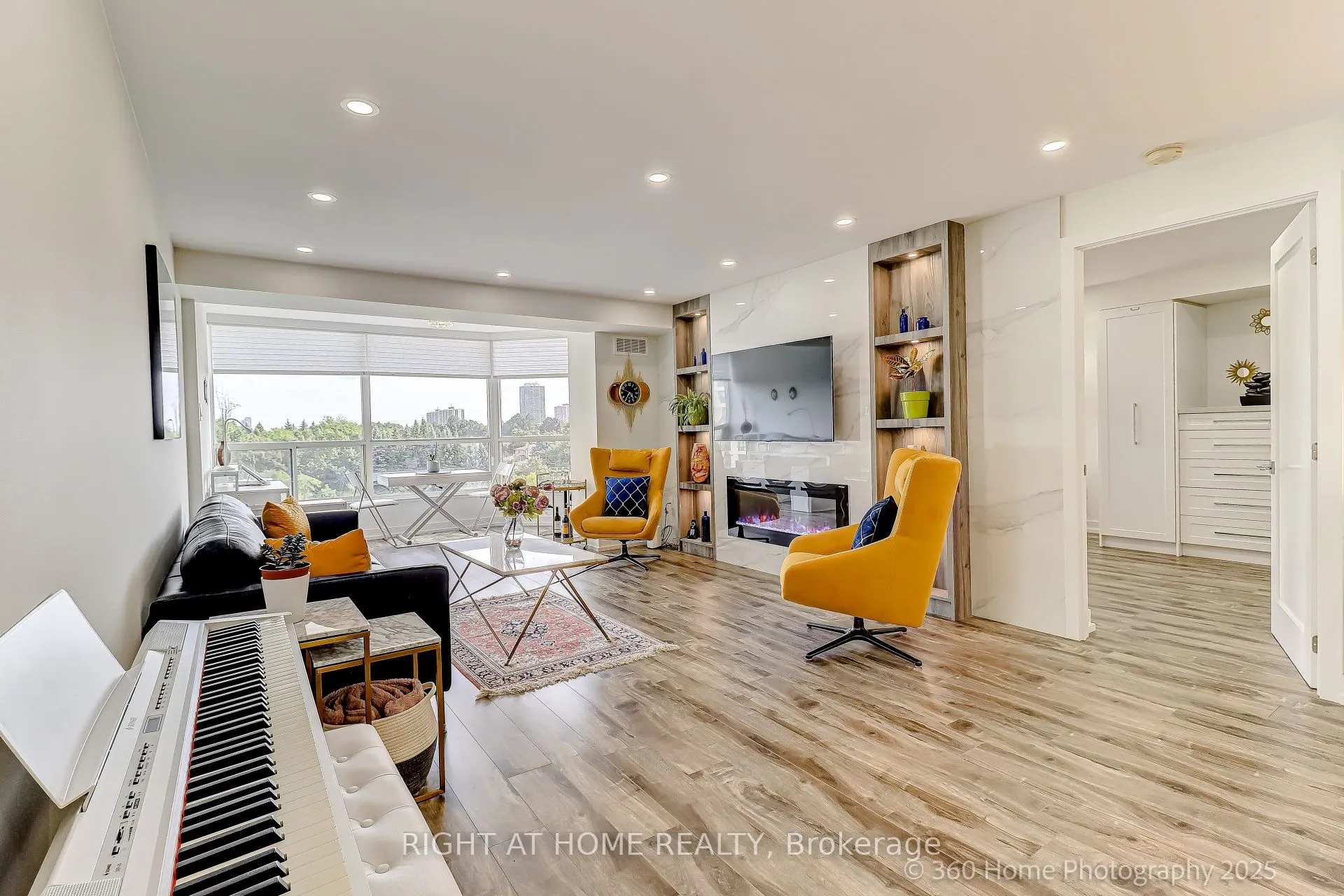 1 Clark Avenue W, #912