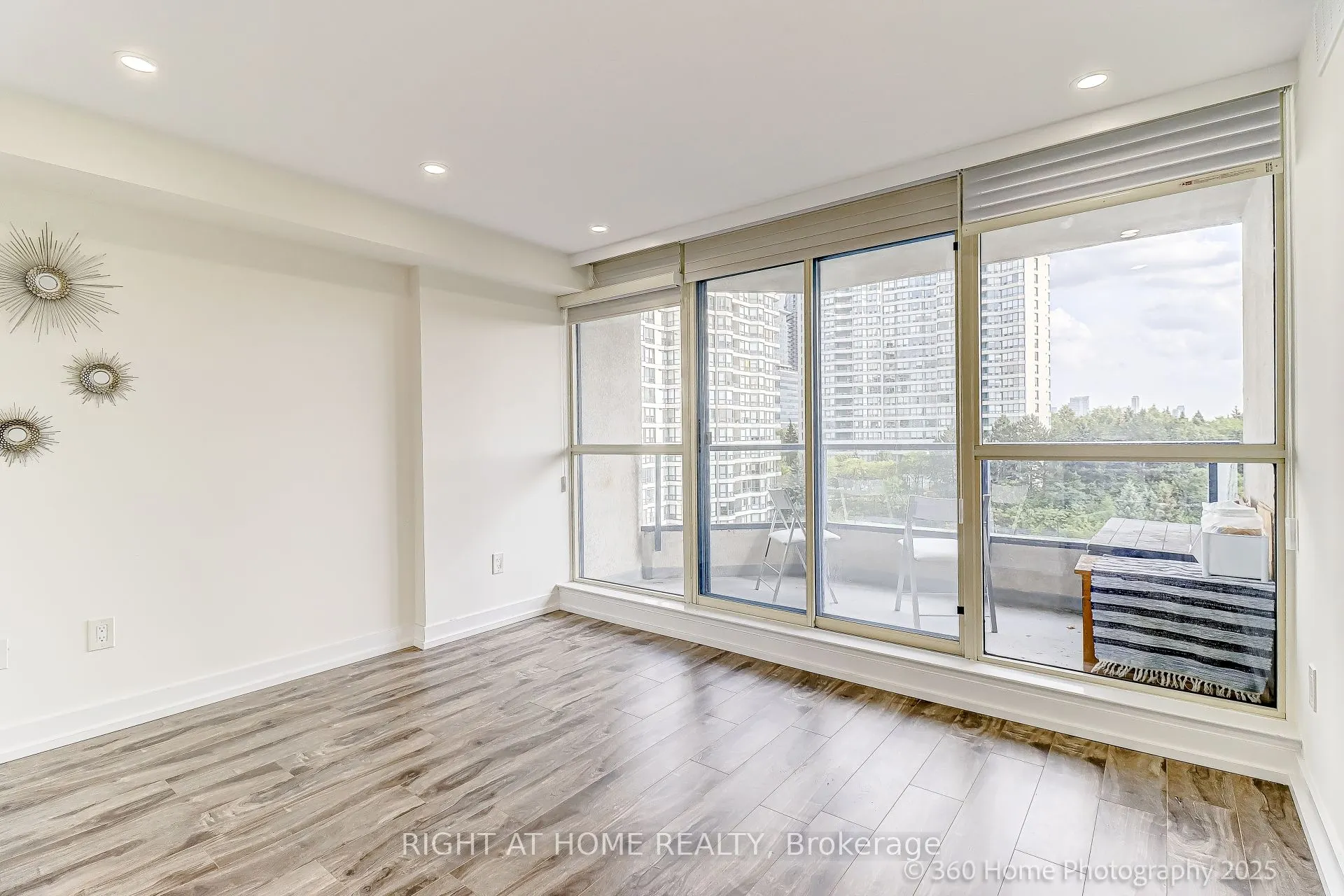 1 Clark Avenue W, #912