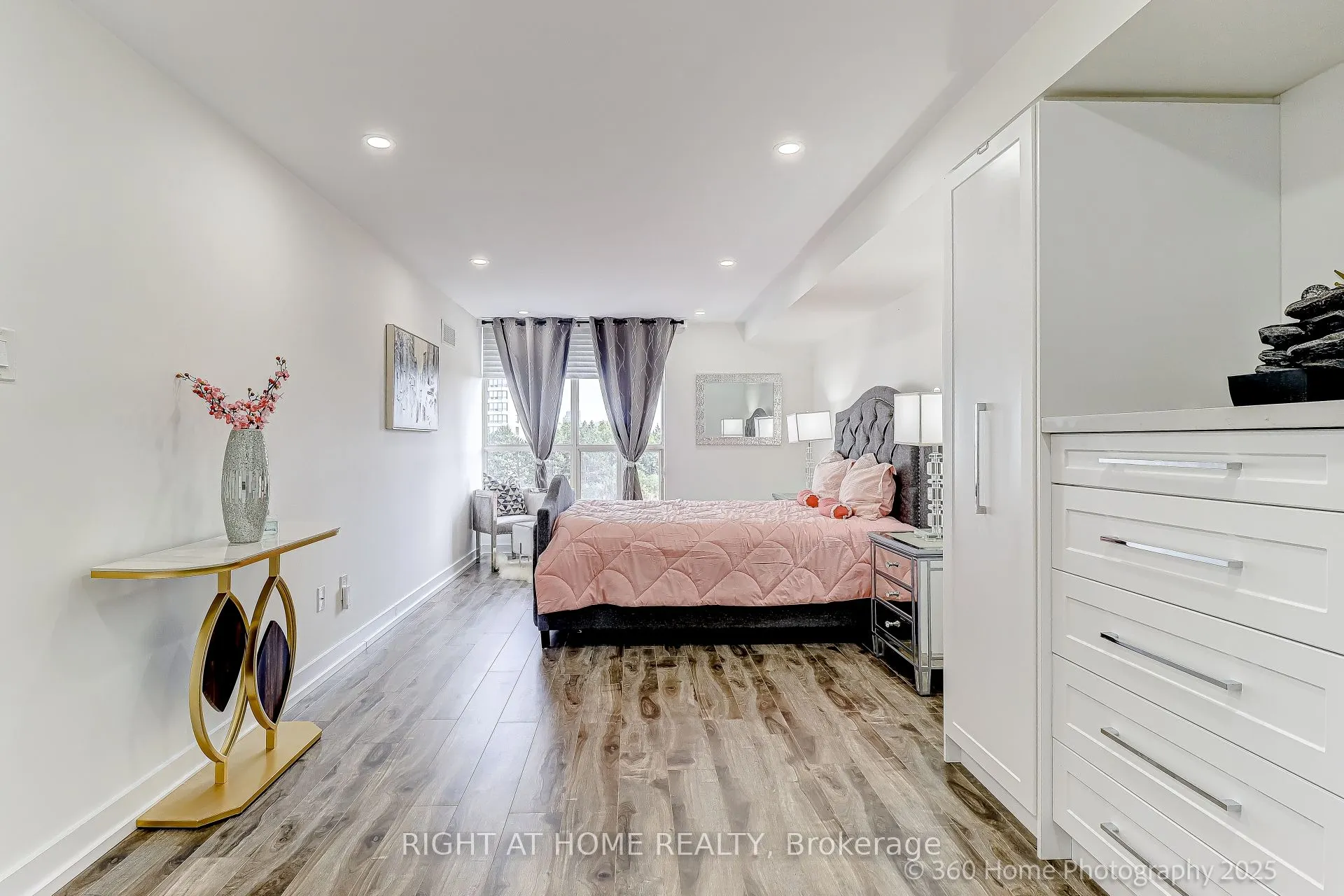 1 Clark Avenue W, #912