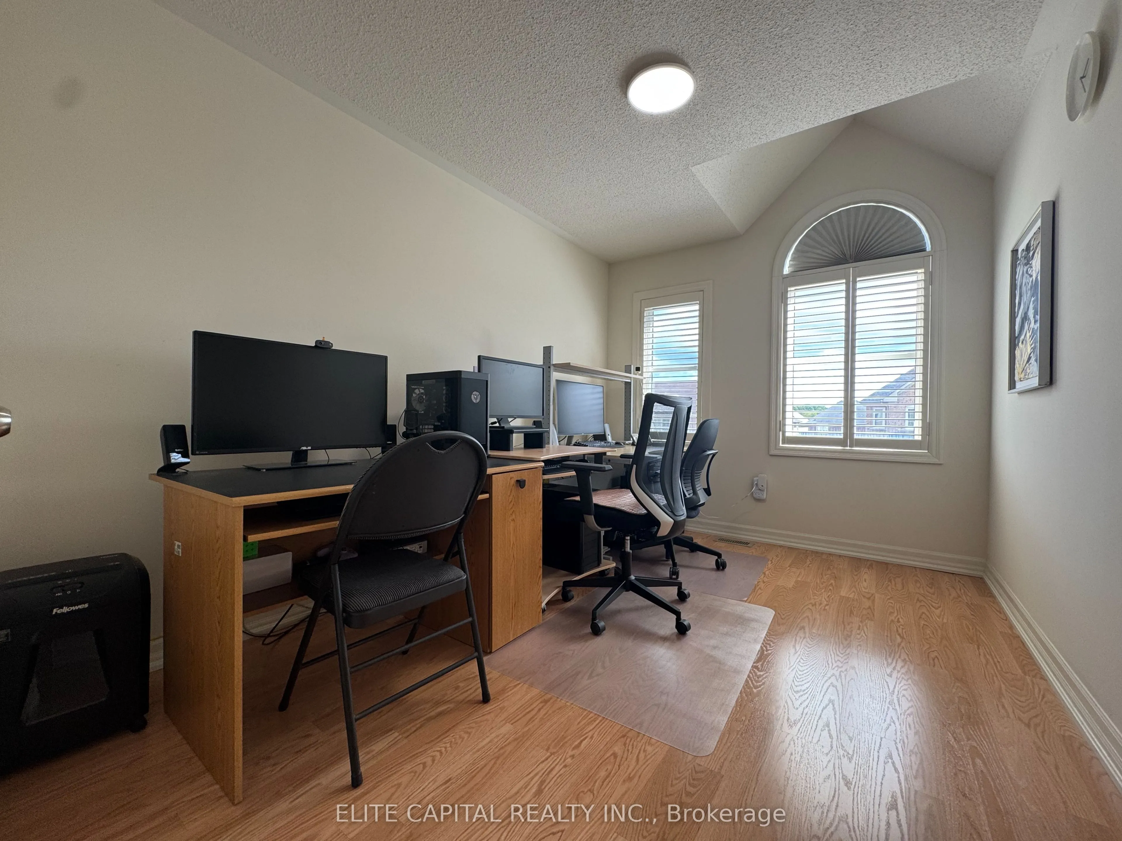 10 Ken Wagg Crescent