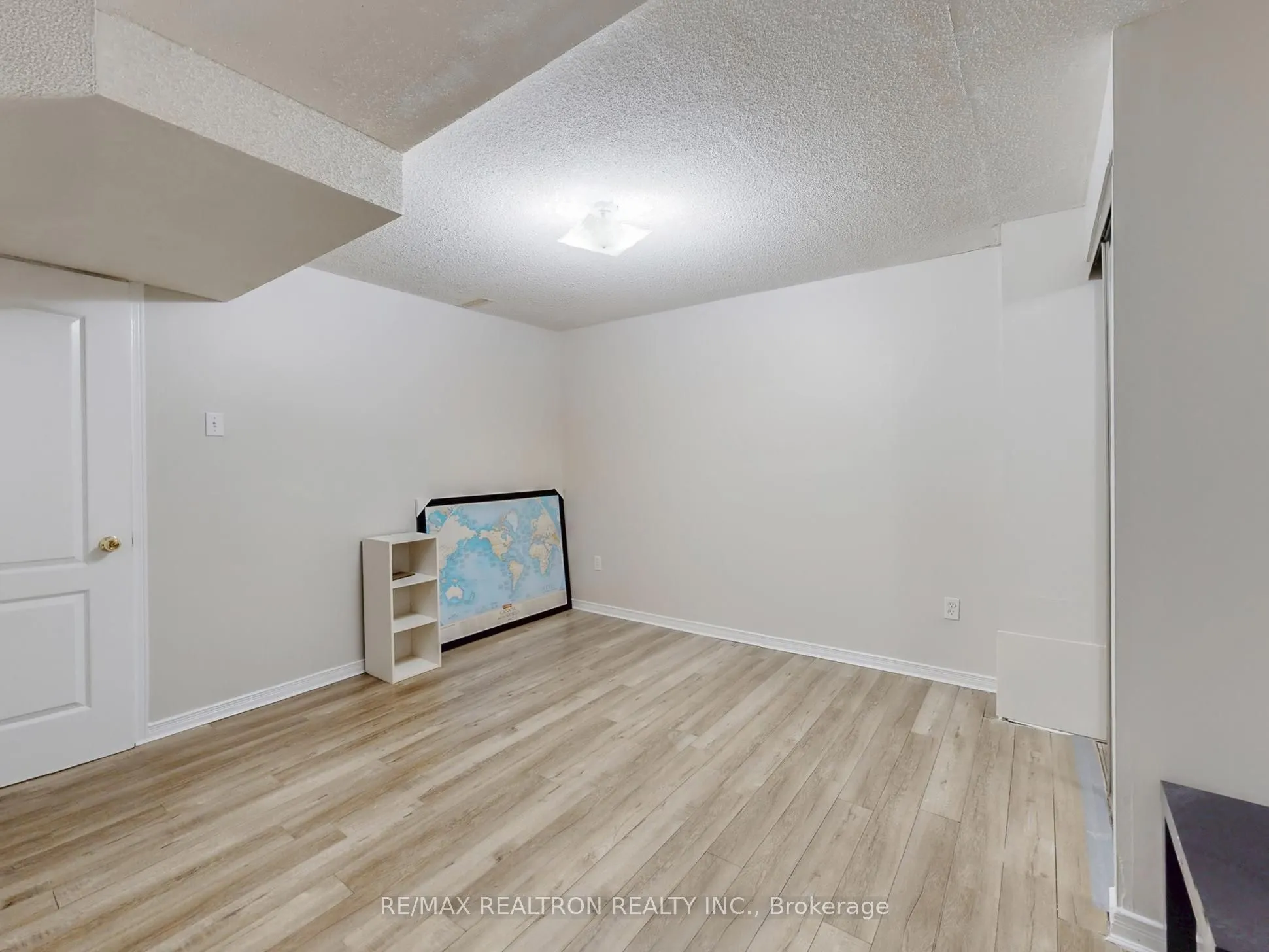 6 Rouge Fairway Street