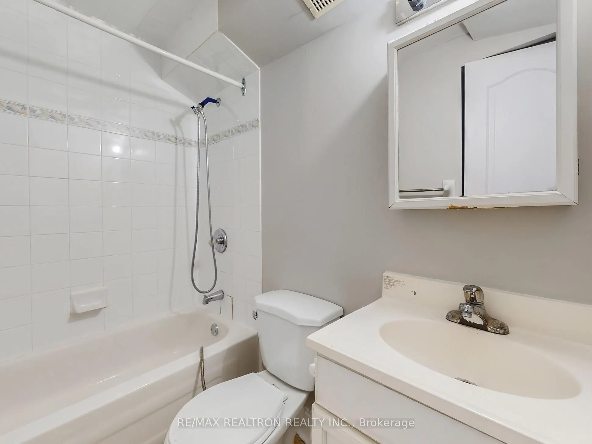 6 Rouge Fairway Street