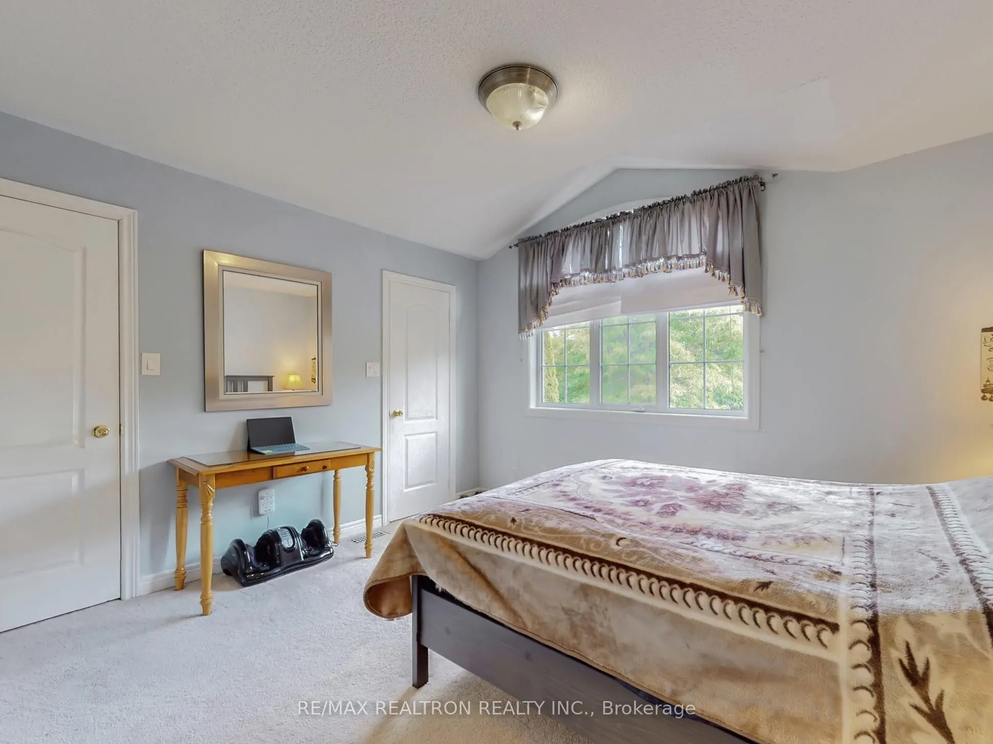 6 Rouge Fairway Street