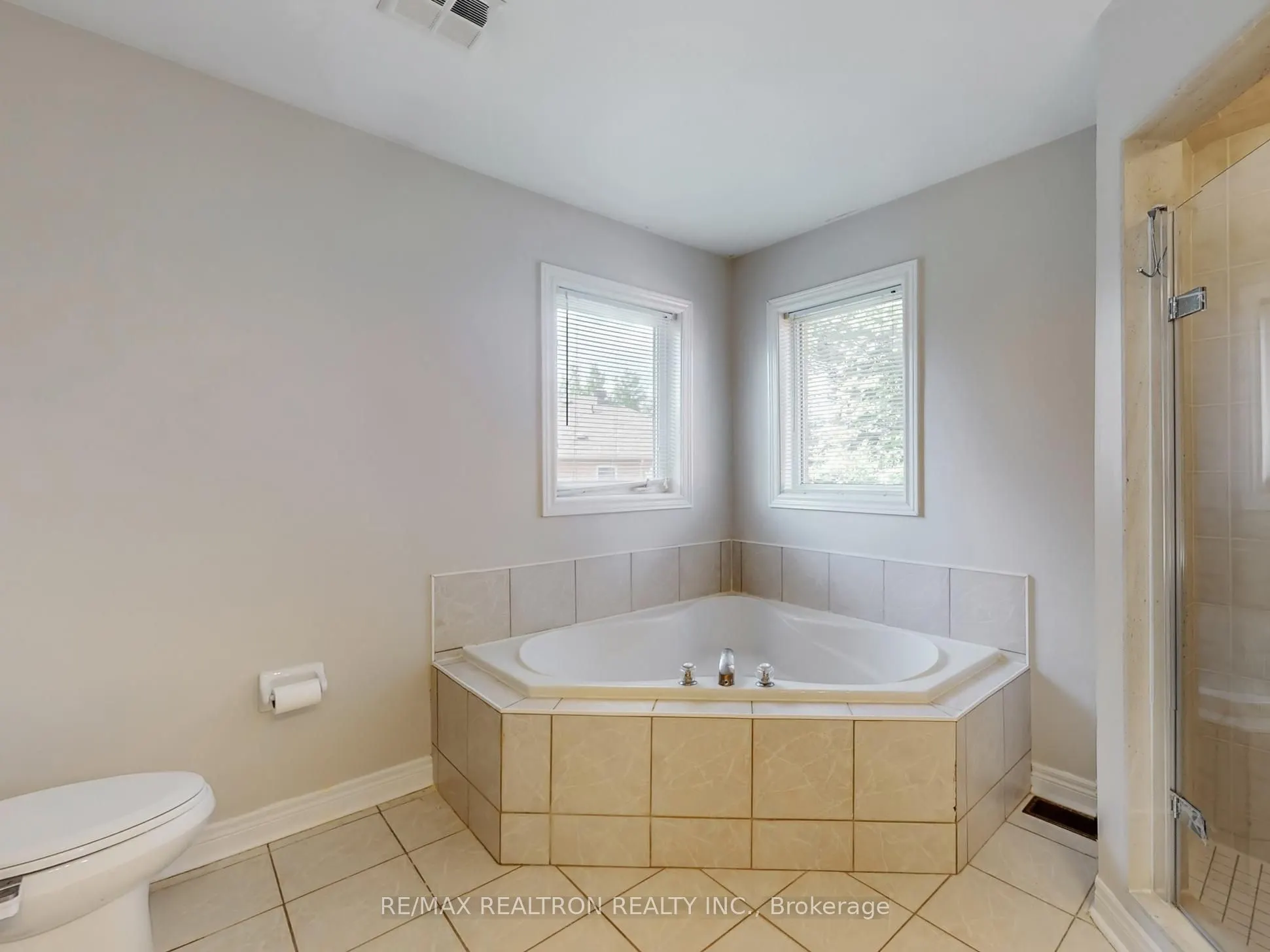 6 Rouge Fairway Street