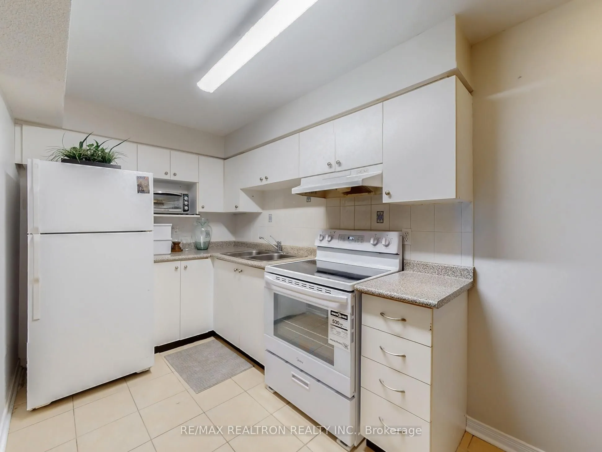 6 Rouge Fairway Street