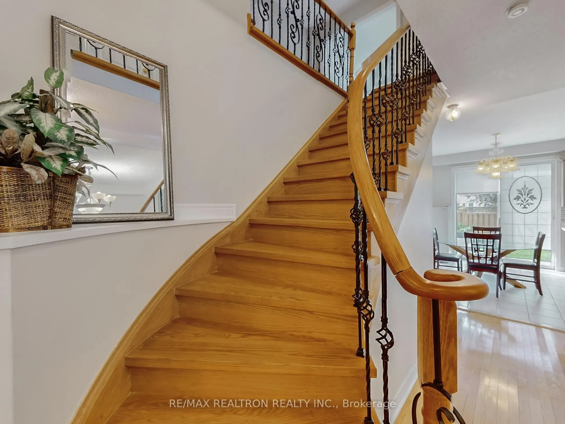 6 Rouge Fairway Street