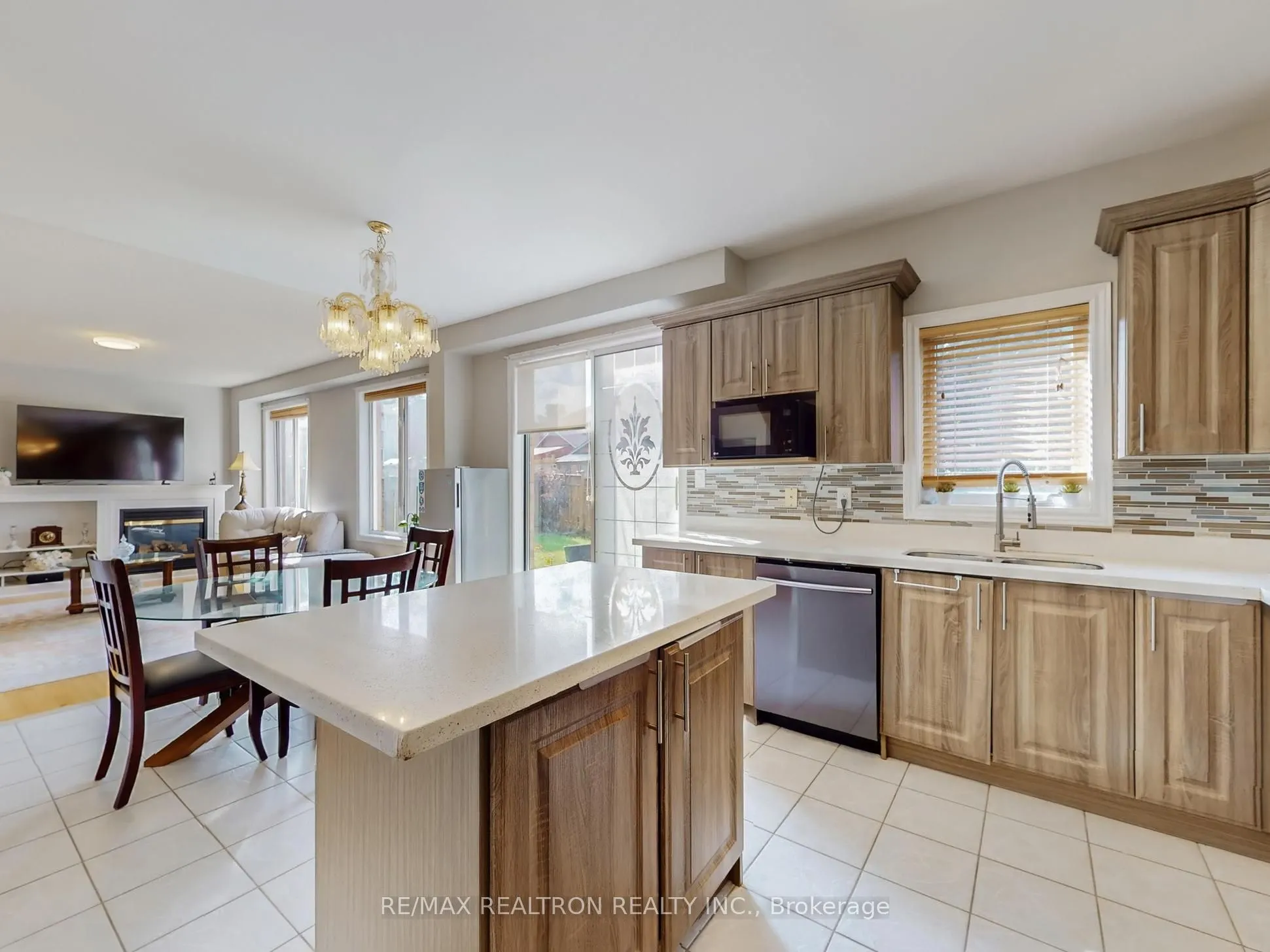 6 Rouge Fairway Street