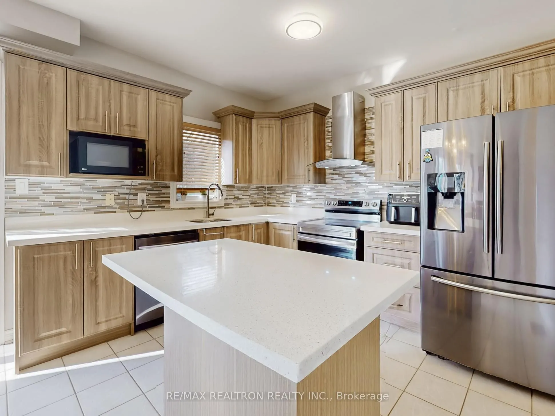6 Rouge Fairway Street