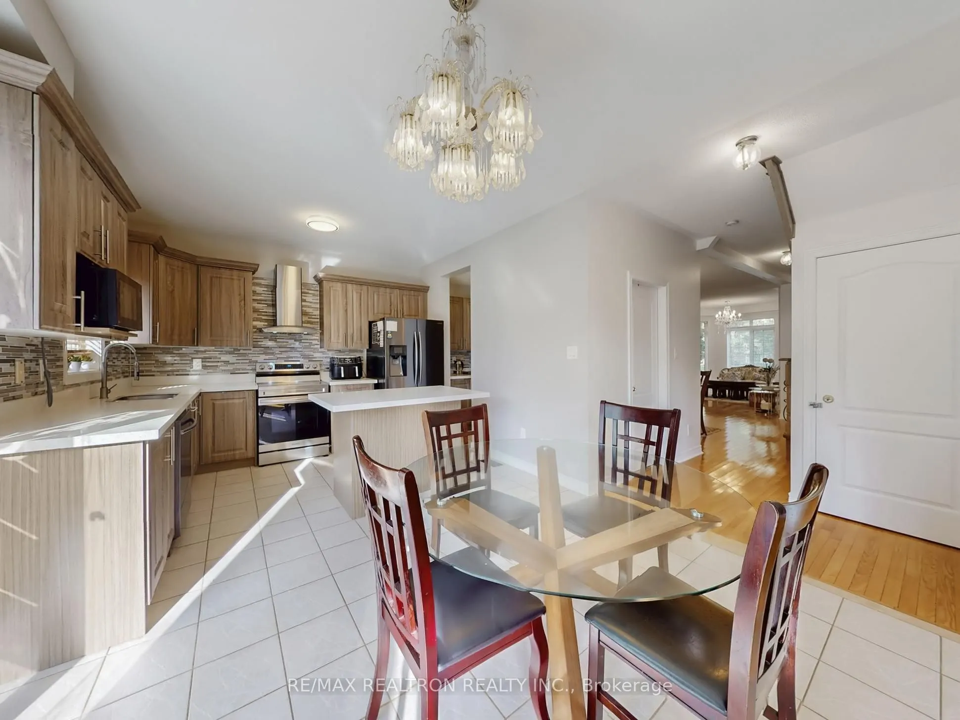 6 Rouge Fairway Street
