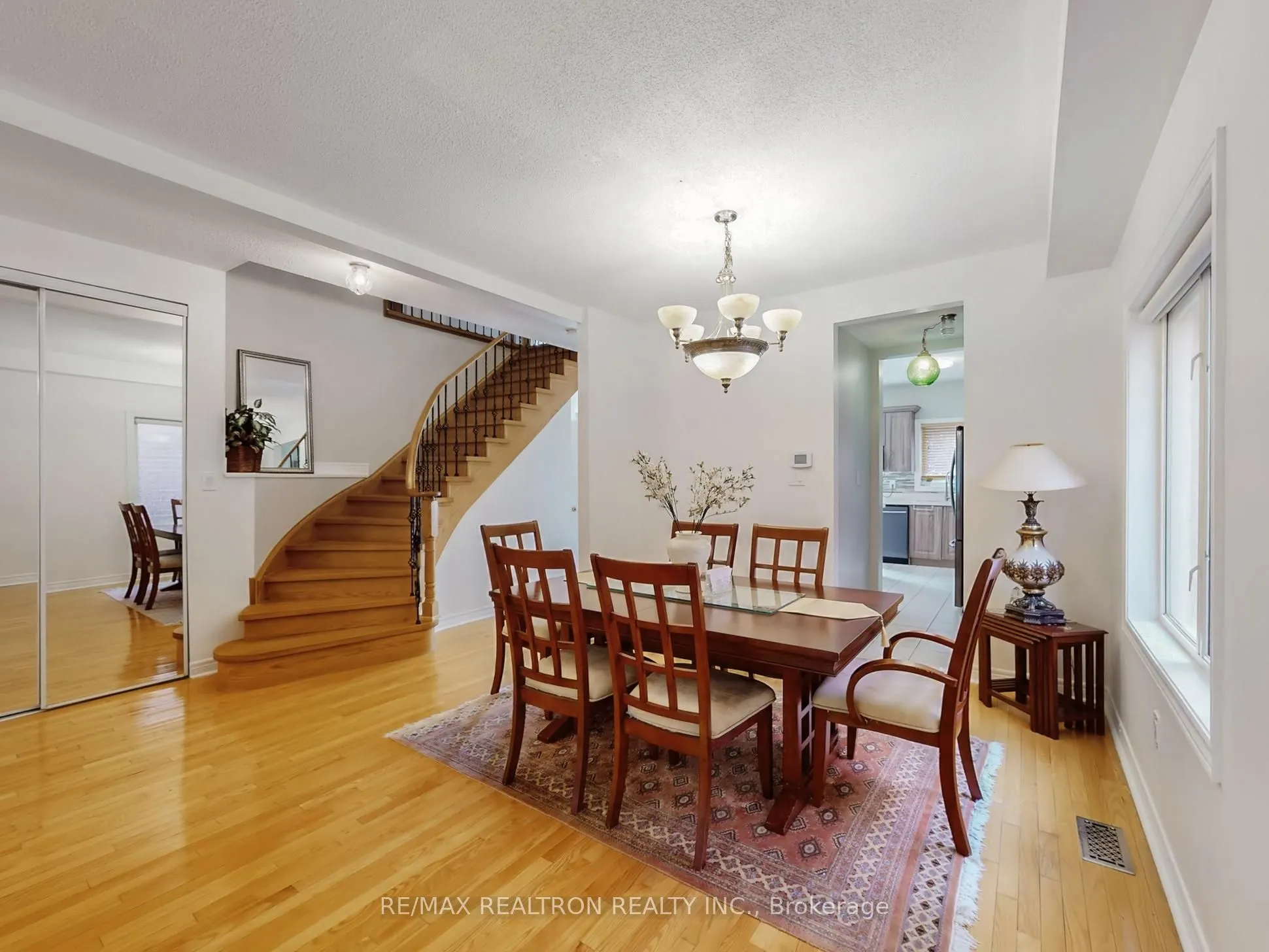 6 Rouge Fairway Street