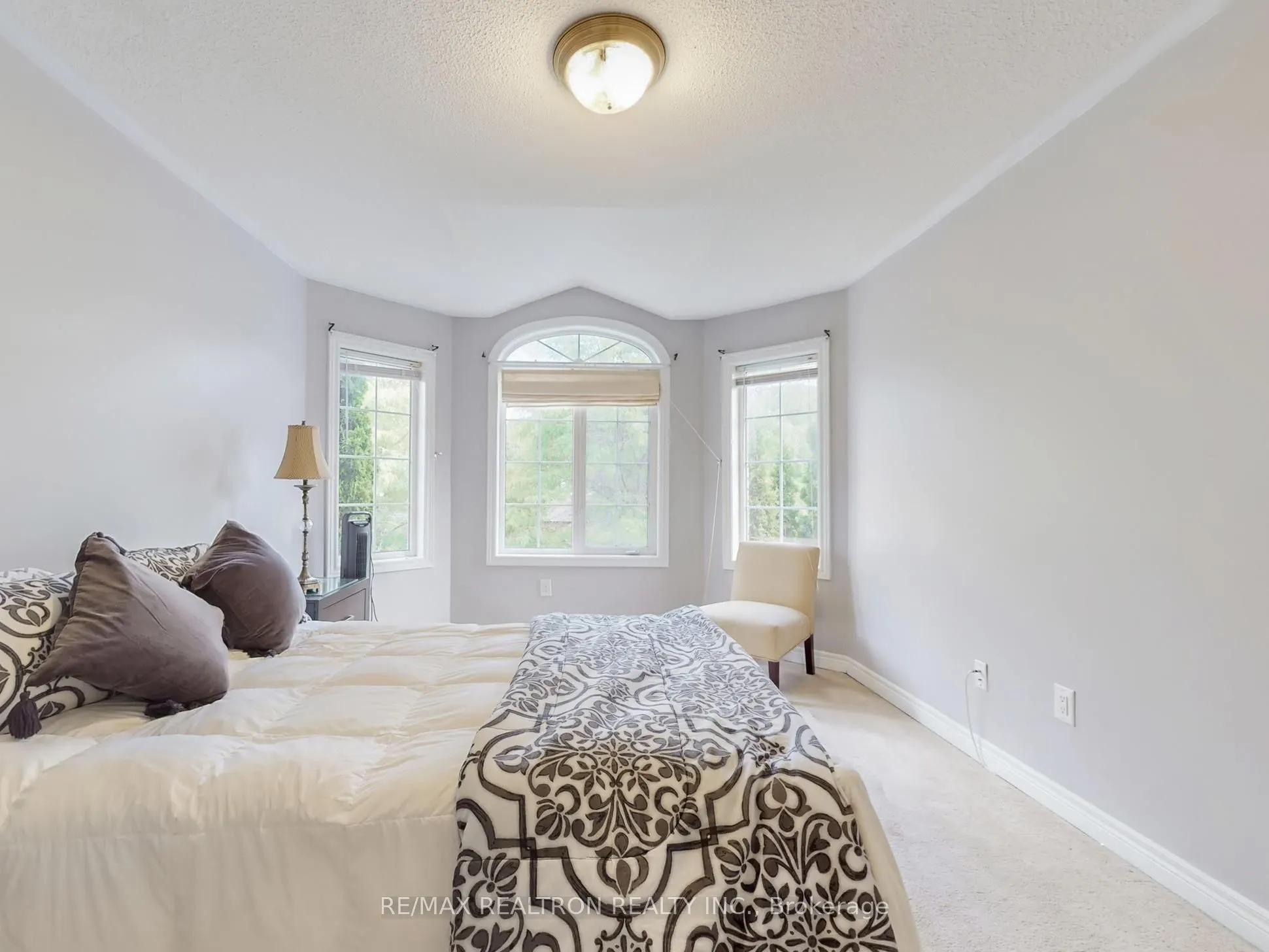 6 Rouge Fairway Street