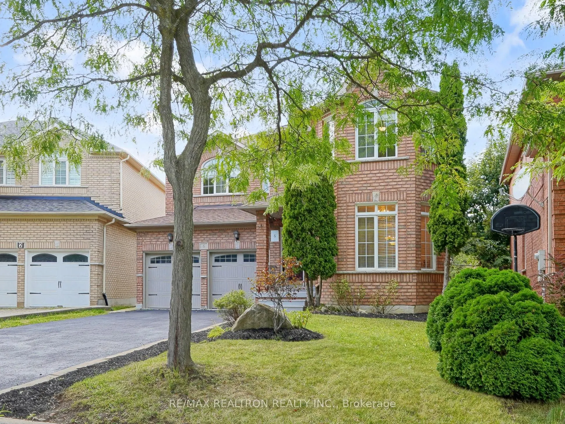 6 Rouge Fairway Street