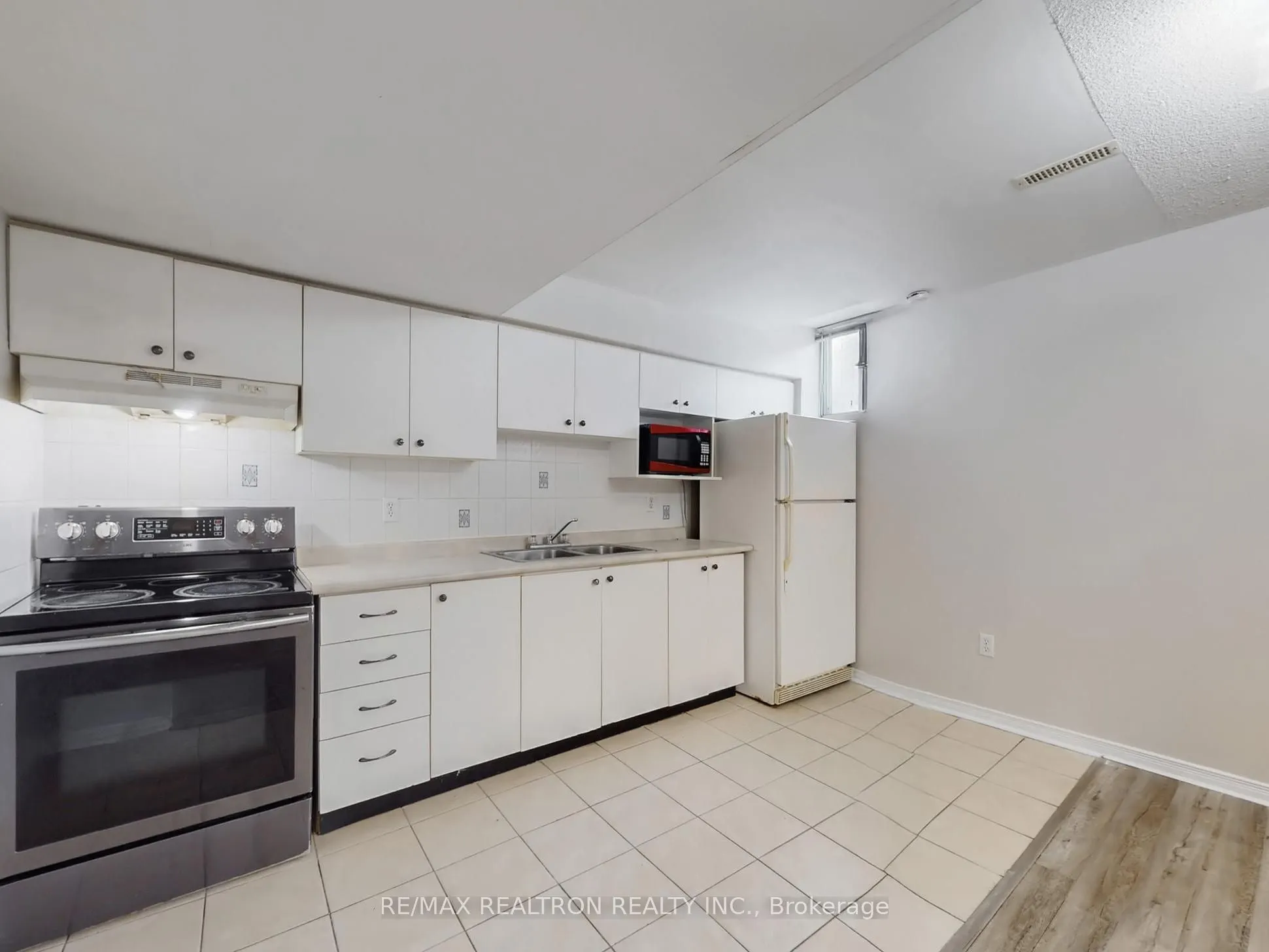 6 Rouge Fairway Street