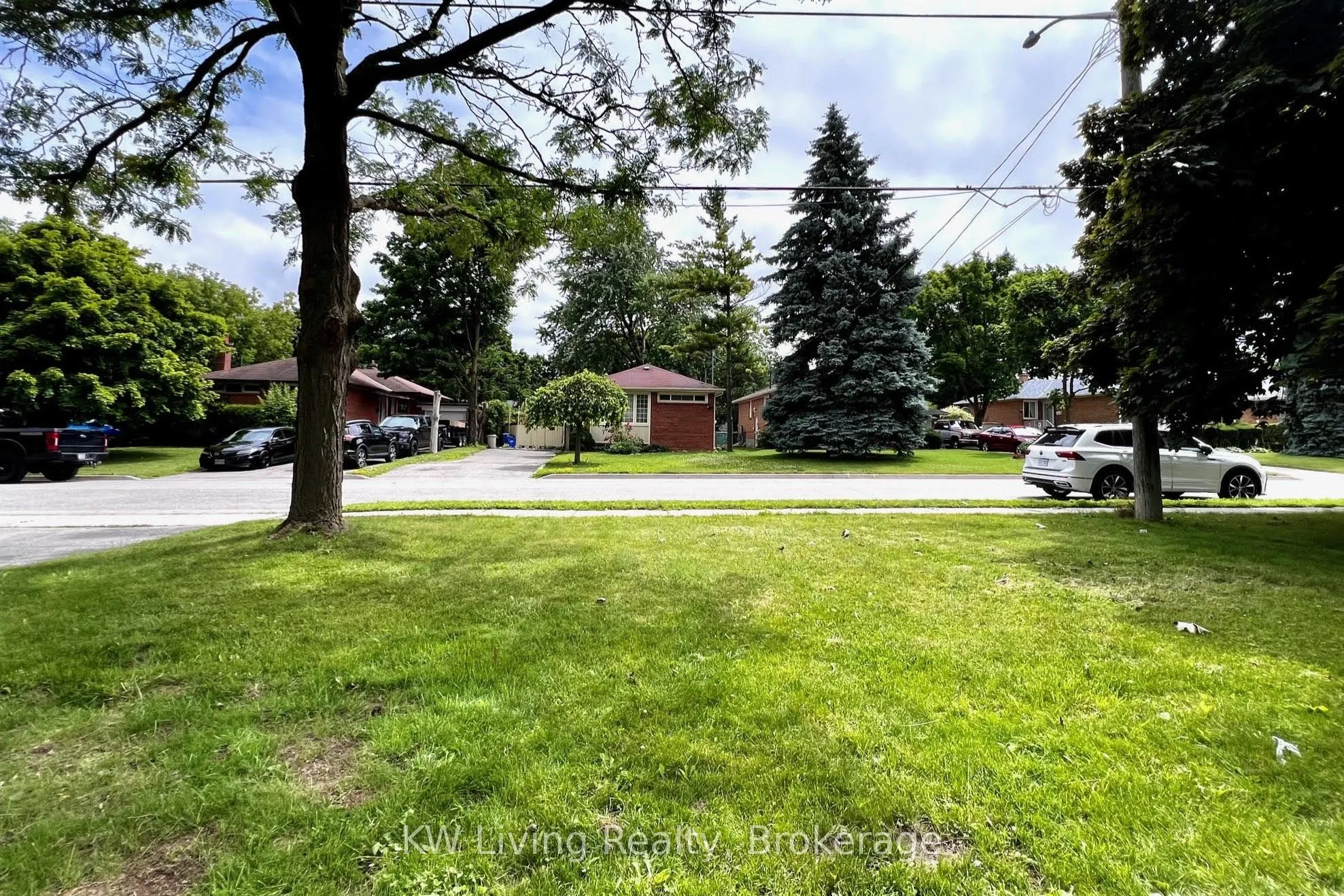 311 Boisdale Avenue, #Main Floor