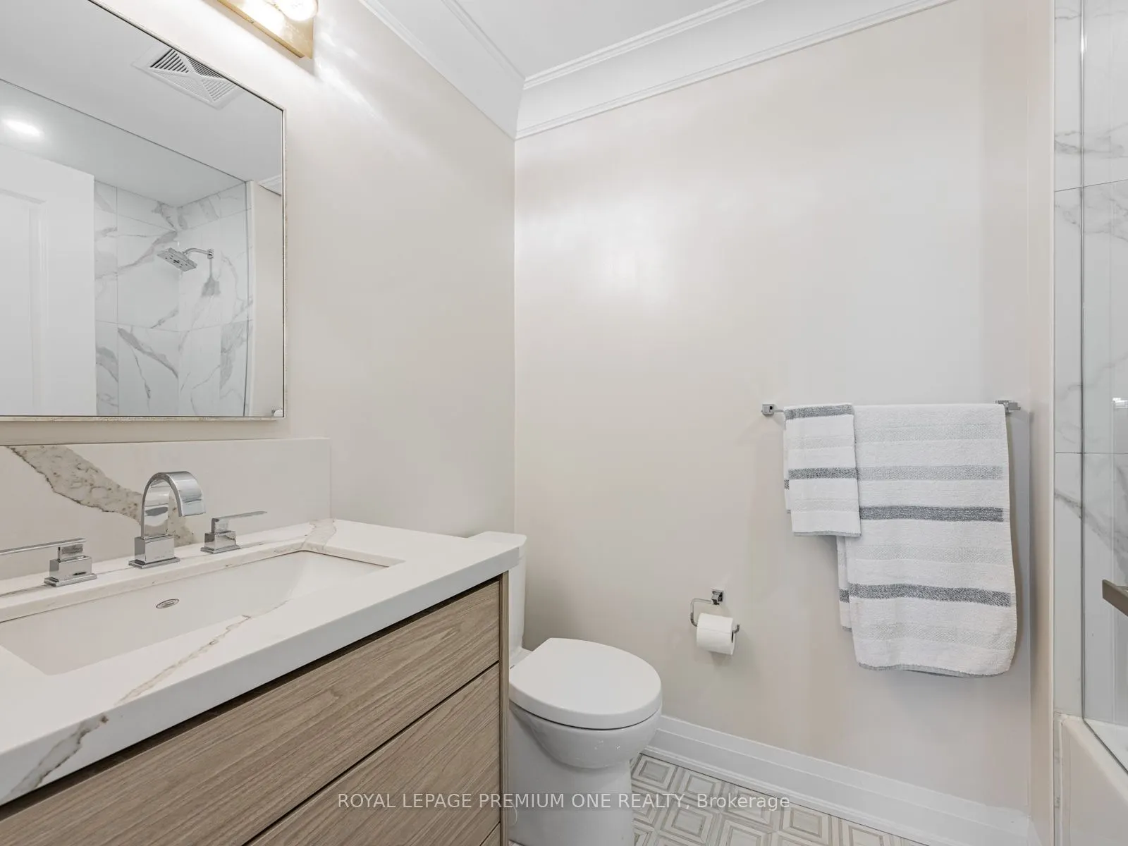 9085 Jane Street, #310