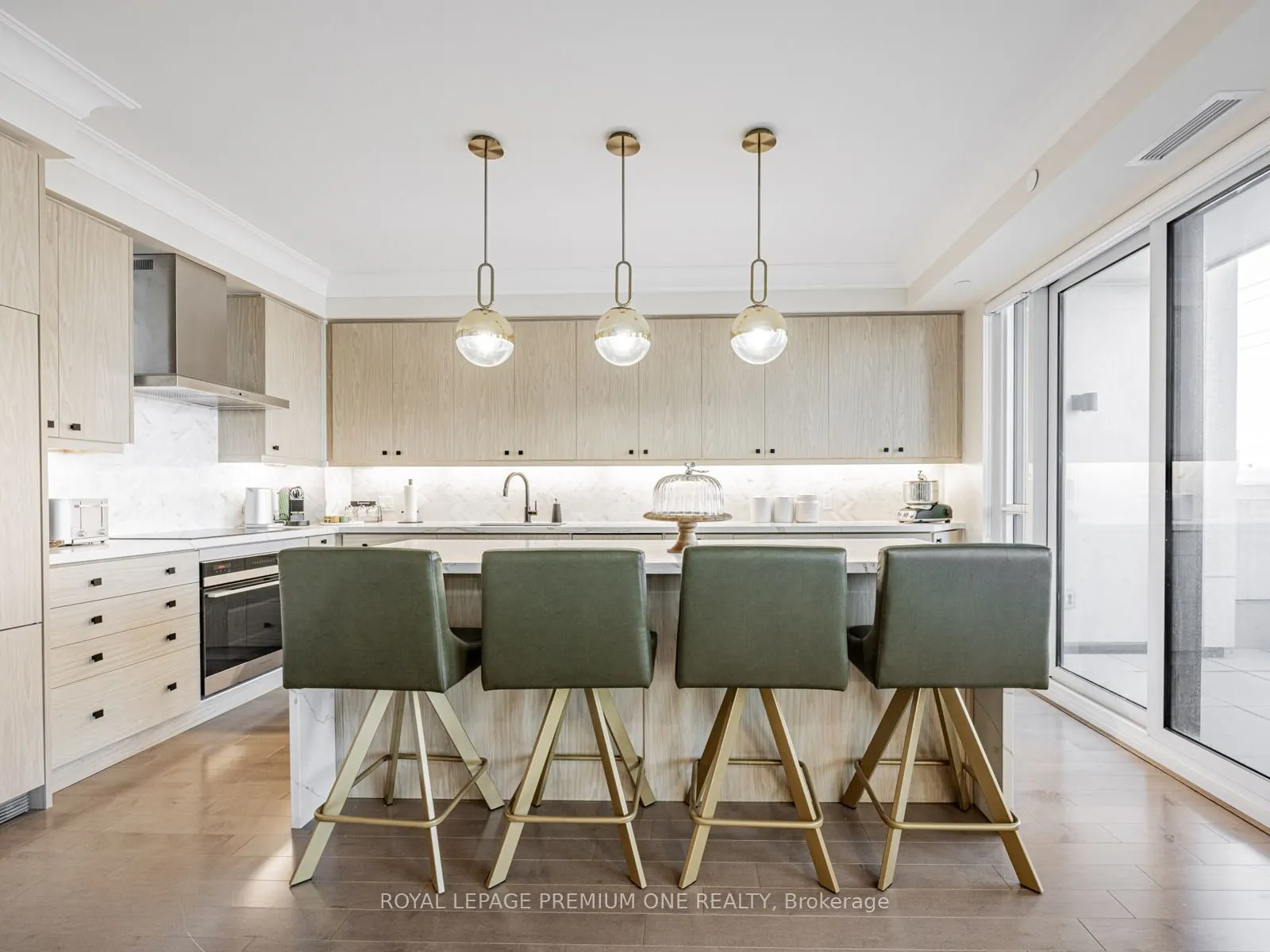 9085 Jane Street, #310