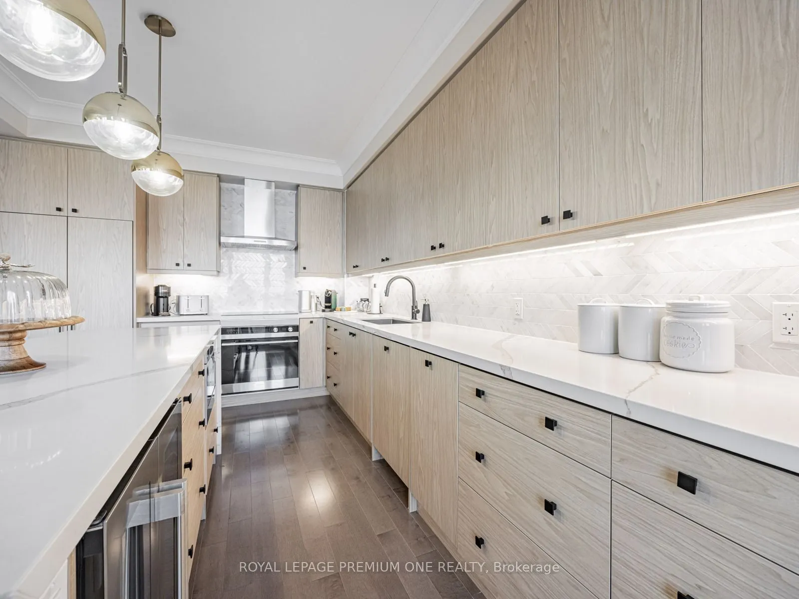9085 Jane Street, #310