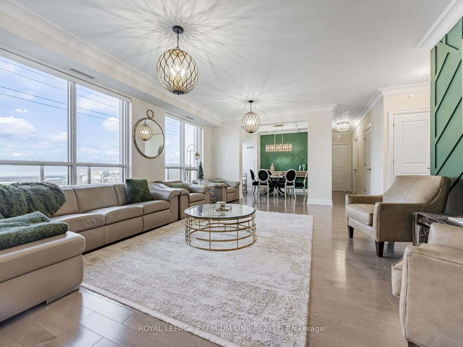 9085 Jane Street, #310