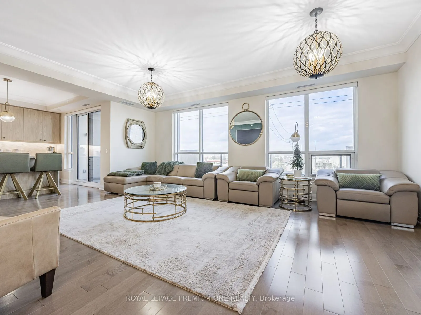 9085 Jane Street, #310