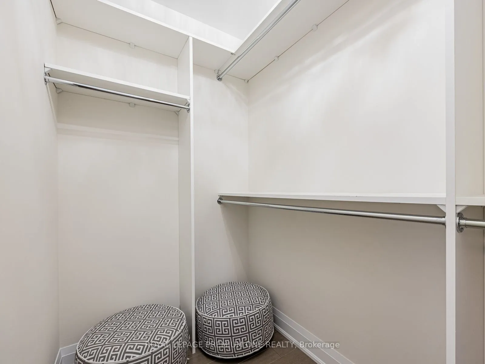 9085 Jane Street, #310