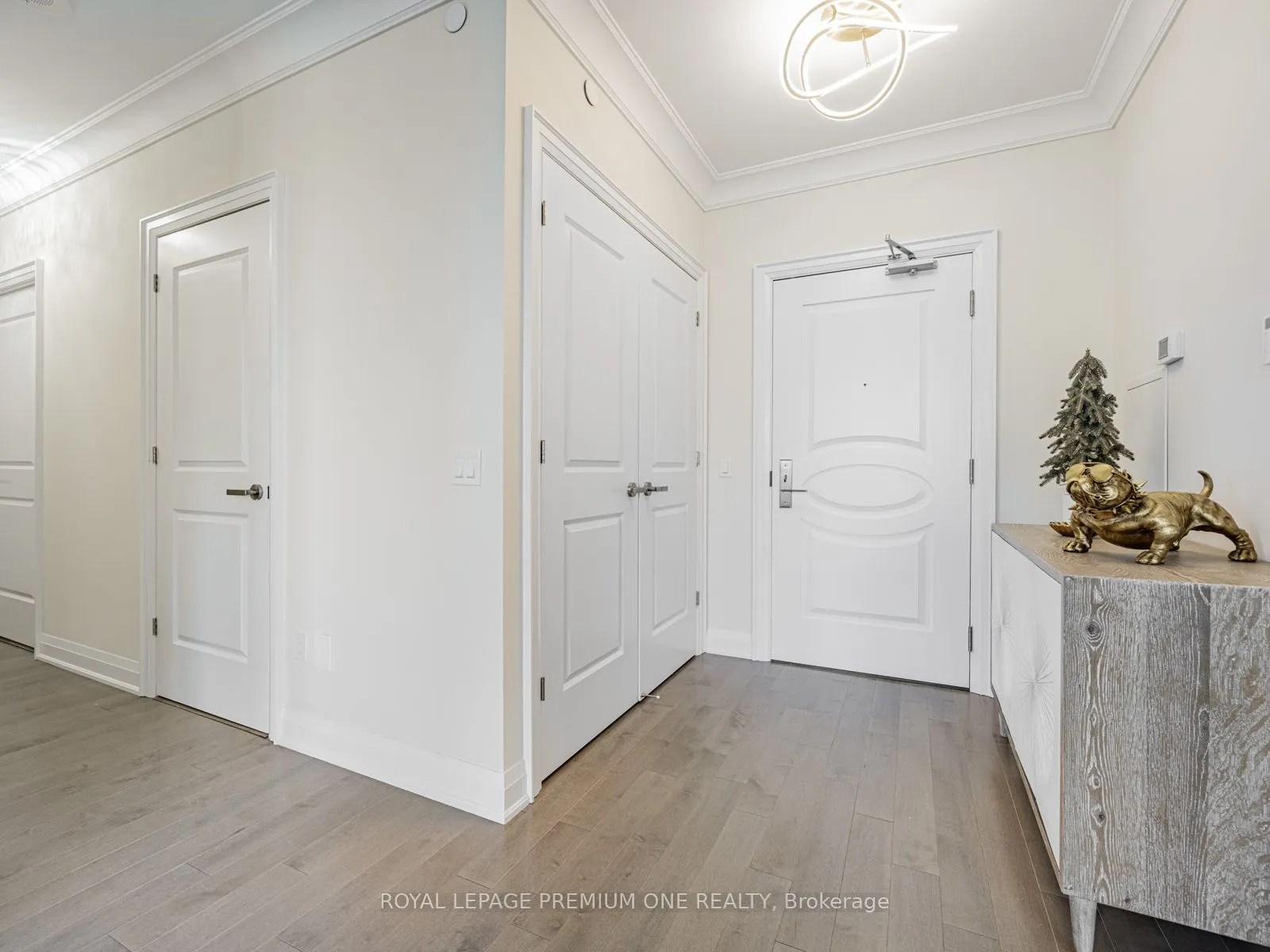 9085 Jane Street, #310