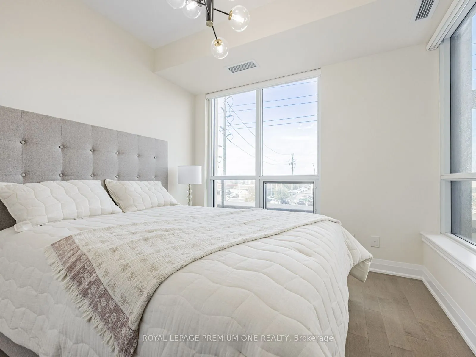 9085 Jane Street, #310