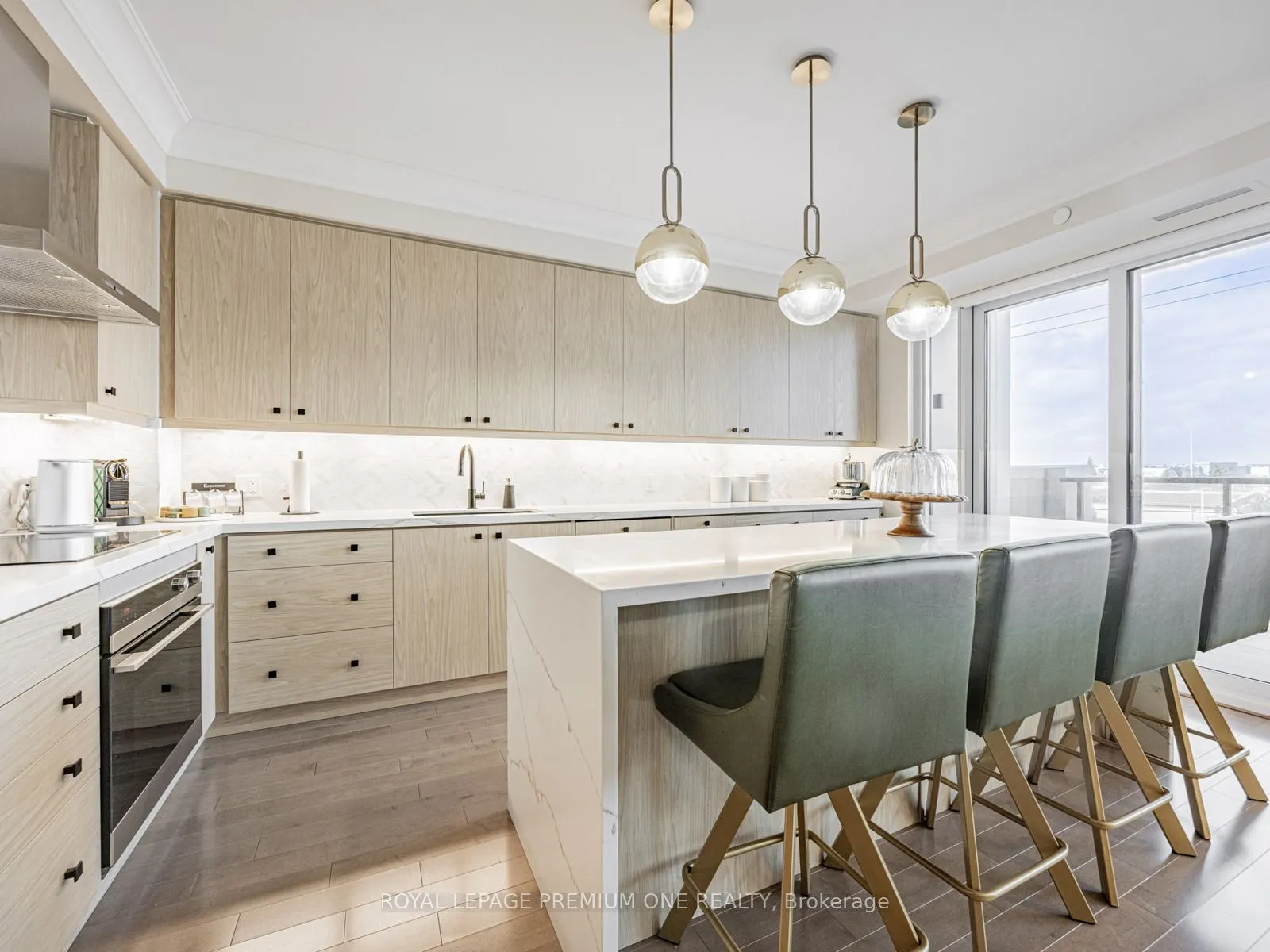 9085 Jane Street, #310