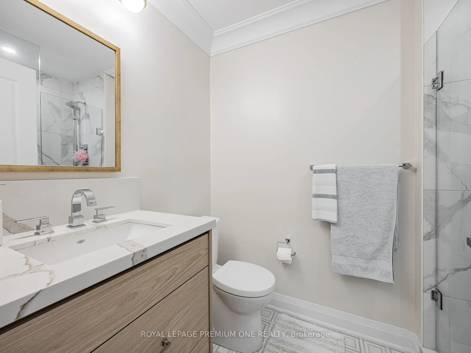 9085 Jane Street, #310
