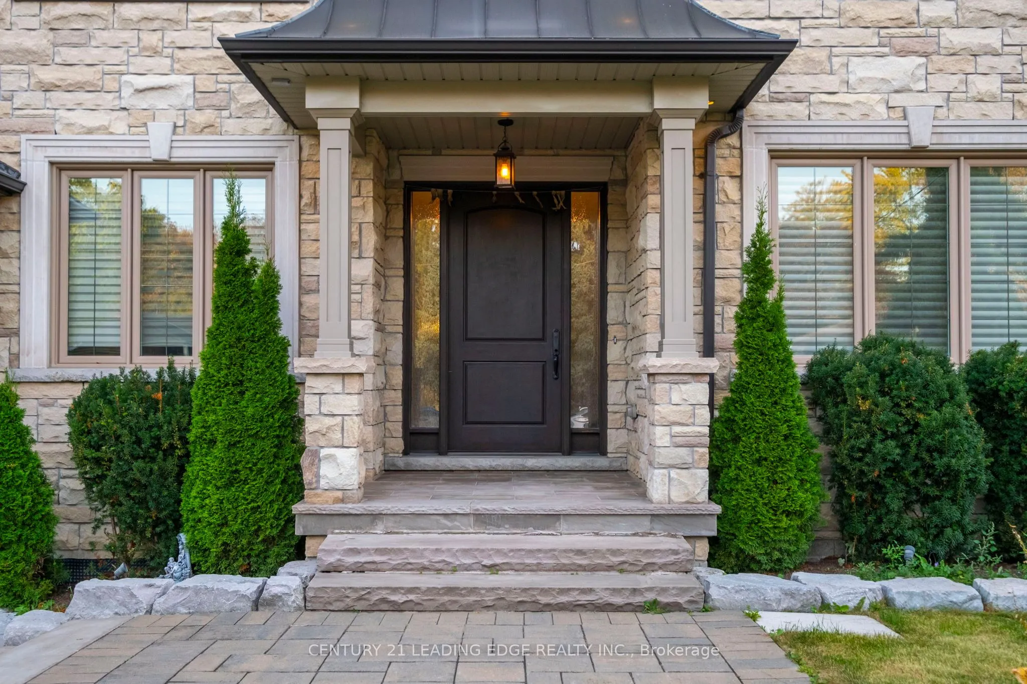12 JONQUIL Crescent